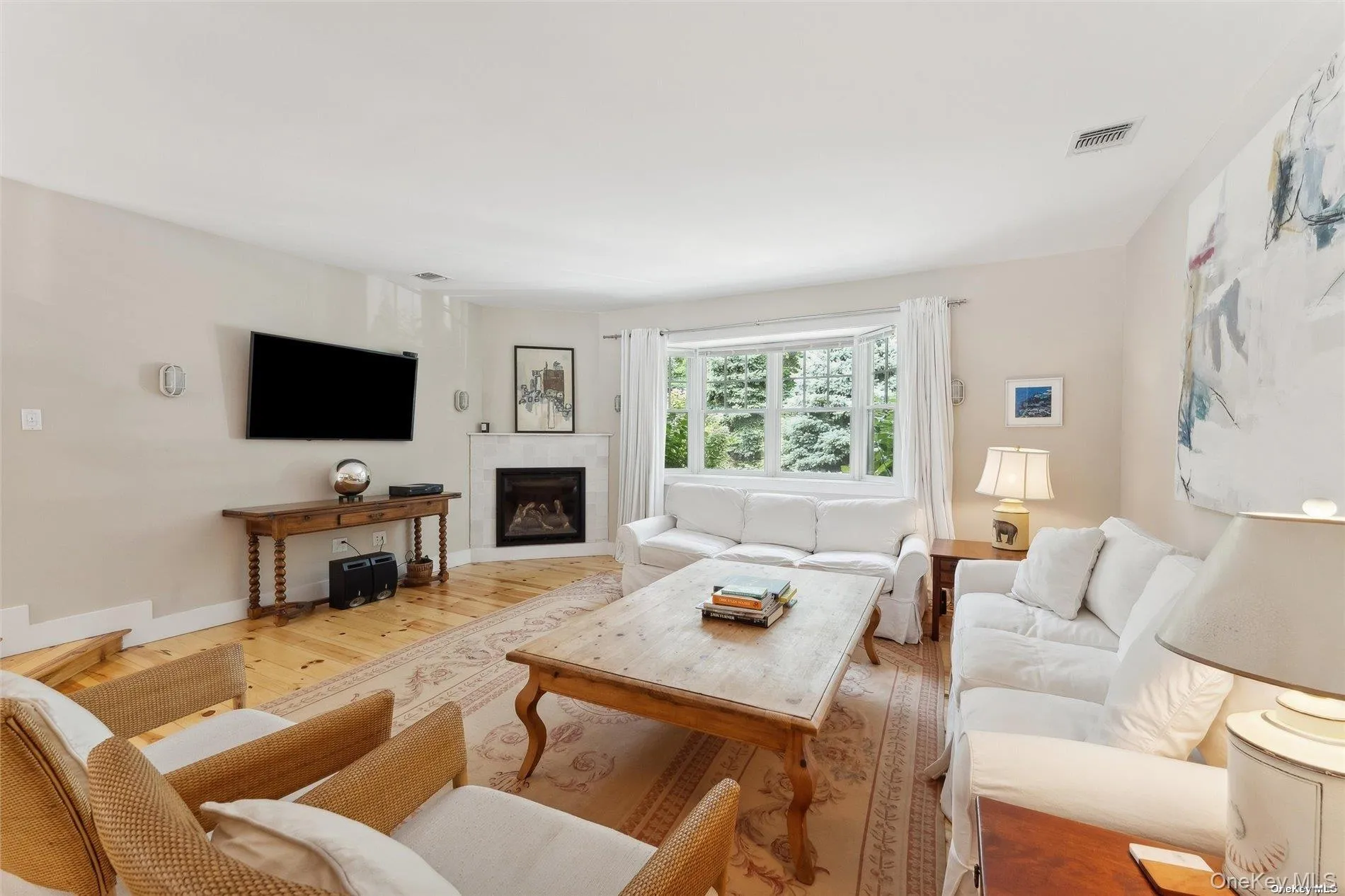 50 Old Main Road, Southampton, NY, 4 Bedrooms Bedrooms, 12 Rooms Rooms,4 BathroomsBathrooms,Residential Lease,For Rent,Old Main,0,1048496 50 Old Main Road, Southampton, NY, 4 Bedrooms Bedrooms, 12 Rooms Rooms,4 BathroomsBathrooms,Residential Lease,For Rent,Old Main,0,1048496