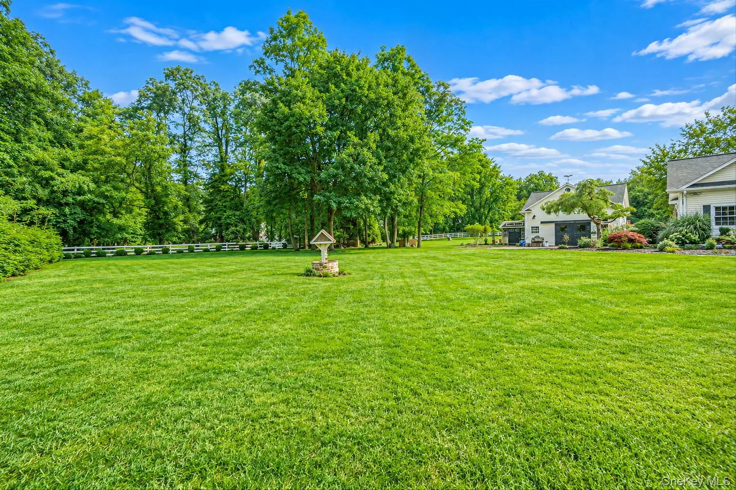 4 Holly Lane, Smithtown, NY, 3 Bedrooms Bedrooms, 10 Rooms Rooms,3 BathroomsBathrooms,Residential,For Rent,Holly,0,1048497 4 Holly Lane, Smithtown, NY, 3 Bedrooms Bedrooms, 10 Rooms Rooms,3 BathroomsBathrooms,Residential,For Rent,Holly,0,1048497