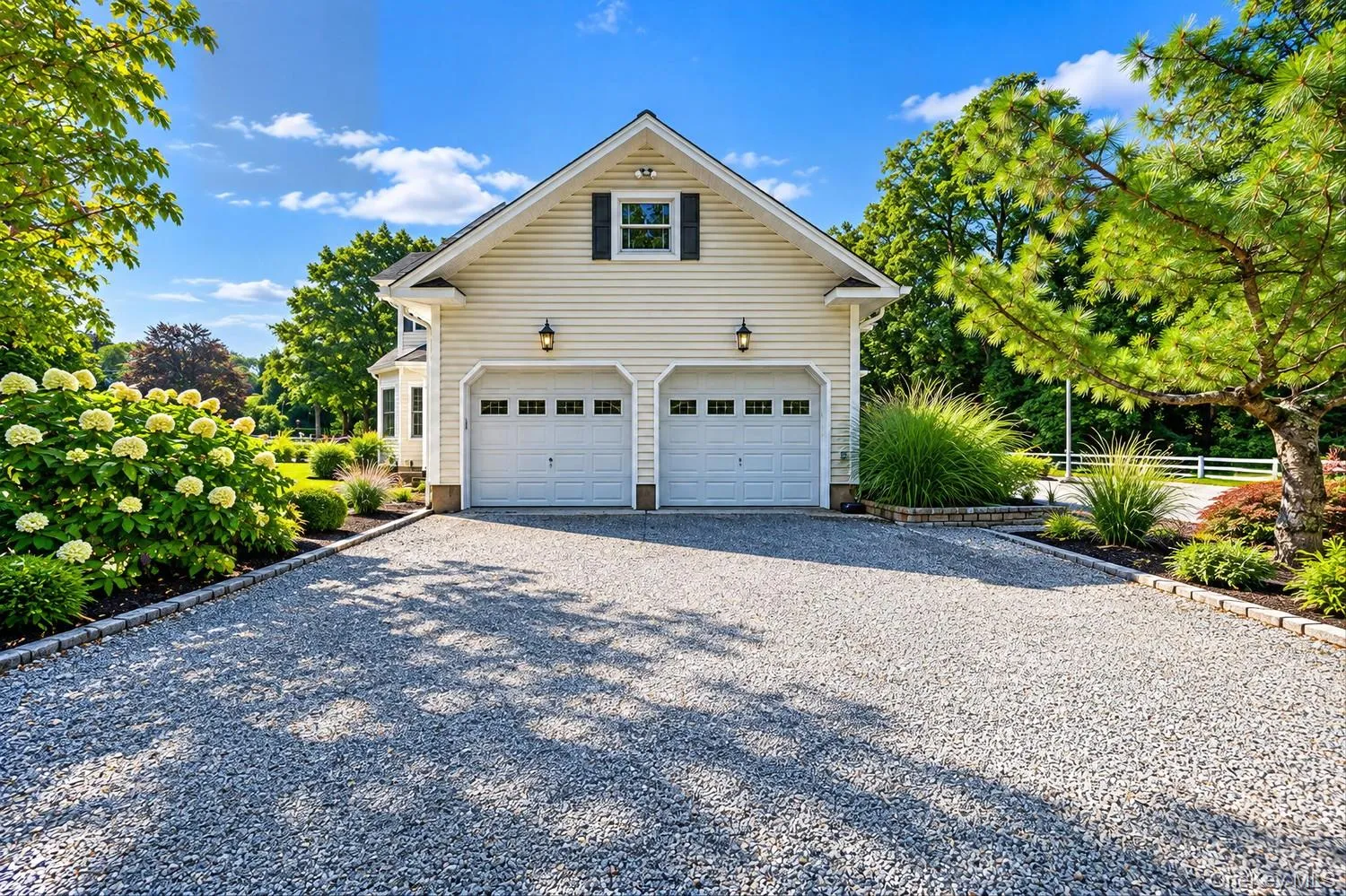 4 Holly Lane, Smithtown, NY, 3 Bedrooms Bedrooms, 10 Rooms Rooms,3 BathroomsBathrooms,Residential,For Rent,Holly,0,1048497 4 Holly Lane, Smithtown, NY, 3 Bedrooms Bedrooms, 10 Rooms Rooms,3 BathroomsBathrooms,Residential,For Rent,Holly,0,1048497
