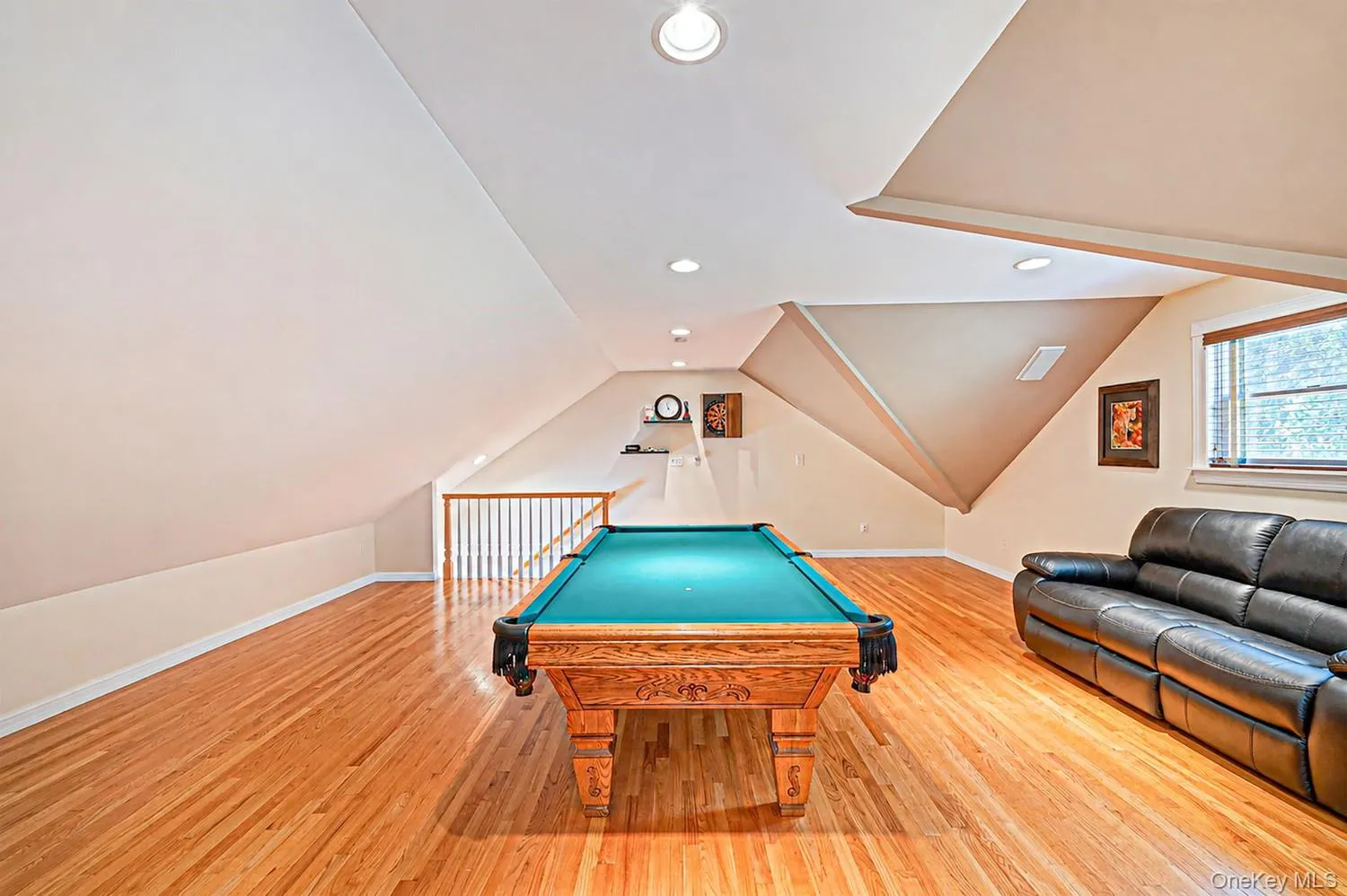 4 Holly Lane, Smithtown, NY, 3 Bedrooms Bedrooms, 10 Rooms Rooms,3 BathroomsBathrooms,Residential,For Rent,Holly,0,1048497 4 Holly Lane, Smithtown, NY, 3 Bedrooms Bedrooms, 10 Rooms Rooms,3 BathroomsBathrooms,Residential,For Rent,Holly,0,1048497