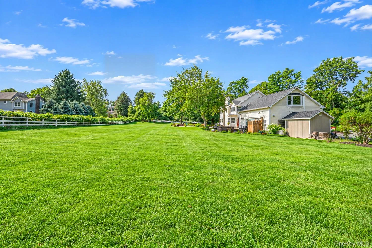 4 Holly Lane, Smithtown, NY, 3 Bedrooms Bedrooms, 10 Rooms Rooms,3 BathroomsBathrooms,Residential,For Rent,Holly,0,1048497 4 Holly Lane, Smithtown, NY, 3 Bedrooms Bedrooms, 10 Rooms Rooms,3 BathroomsBathrooms,Residential,For Rent,Holly,0,1048497