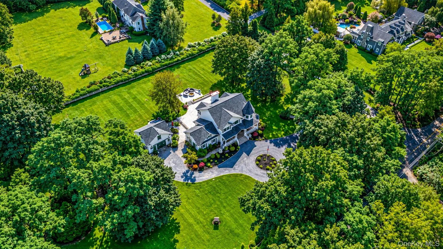 4 Holly Lane, Smithtown, NY, 3 Bedrooms Bedrooms, 10 Rooms Rooms,3 BathroomsBathrooms,Residential,For Rent,Holly,0,1048497 4 Holly Lane, Smithtown, NY, 3 Bedrooms Bedrooms, 10 Rooms Rooms,3 BathroomsBathrooms,Residential,For Rent,Holly,0,1048497