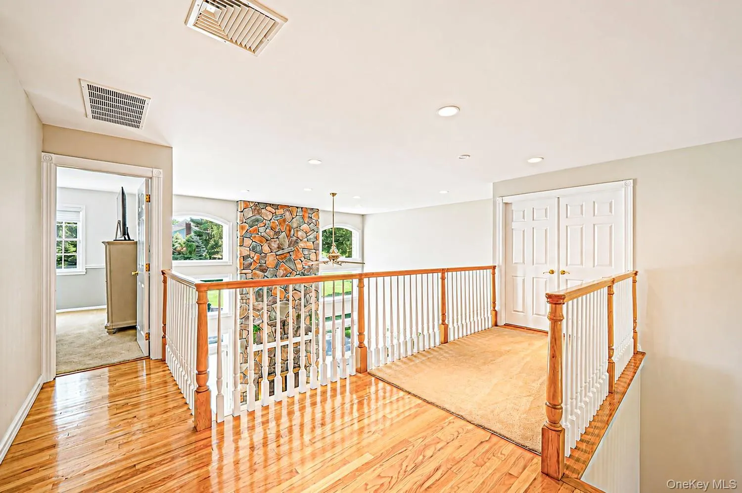 4 Holly Lane, Smithtown, NY, 3 Bedrooms Bedrooms, 10 Rooms Rooms,3 BathroomsBathrooms,Residential,For Rent,Holly,0,1048497 4 Holly Lane, Smithtown, NY, 3 Bedrooms Bedrooms, 10 Rooms Rooms,3 BathroomsBathrooms,Residential,For Rent,Holly,0,1048497