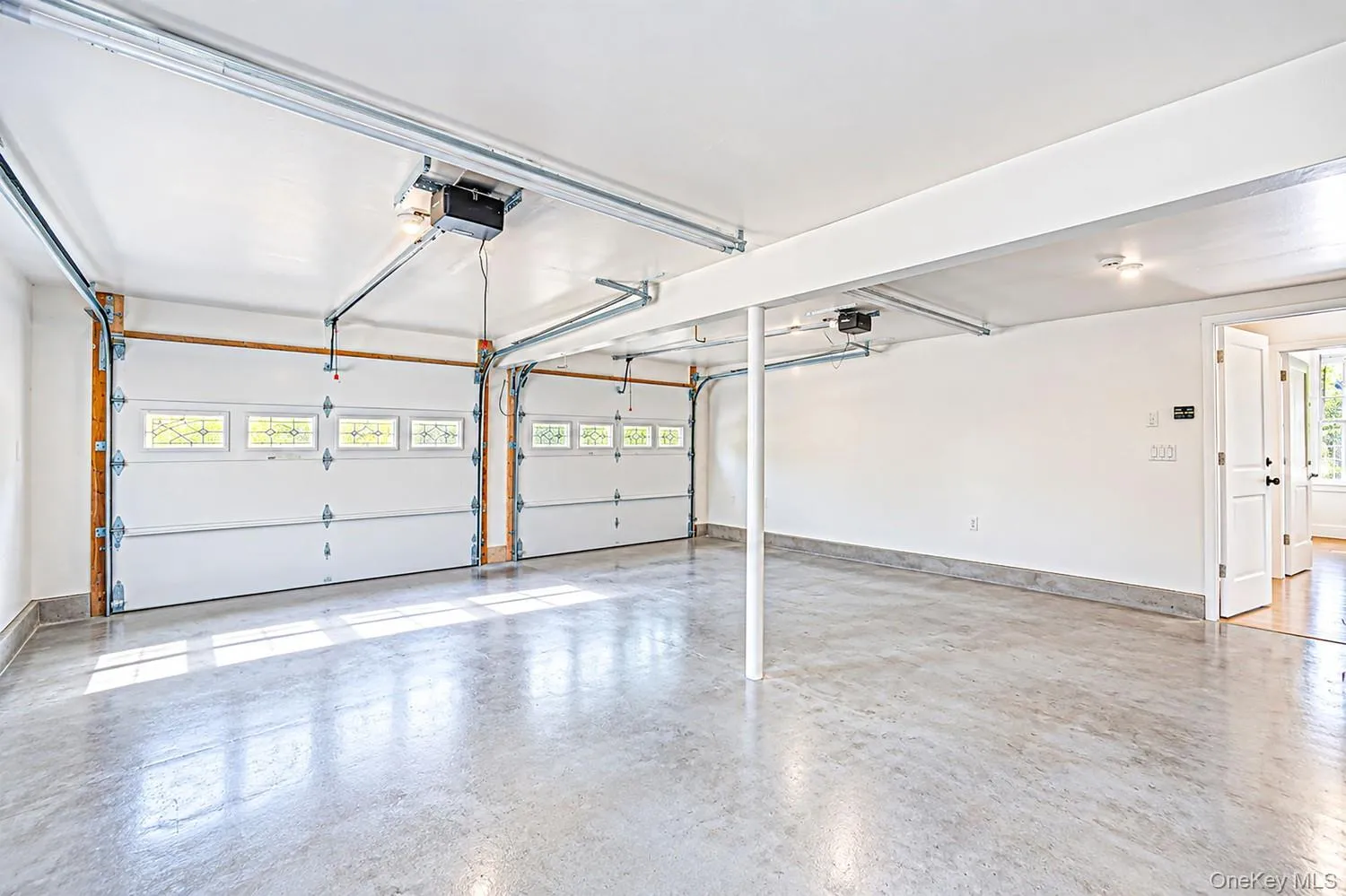 4 Holly Lane, Smithtown, NY, 3 Bedrooms Bedrooms, 10 Rooms Rooms,3 BathroomsBathrooms,Residential,For Rent,Holly,0,1048497 4 Holly Lane, Smithtown, NY, 3 Bedrooms Bedrooms, 10 Rooms Rooms,3 BathroomsBathrooms,Residential,For Rent,Holly,0,1048497