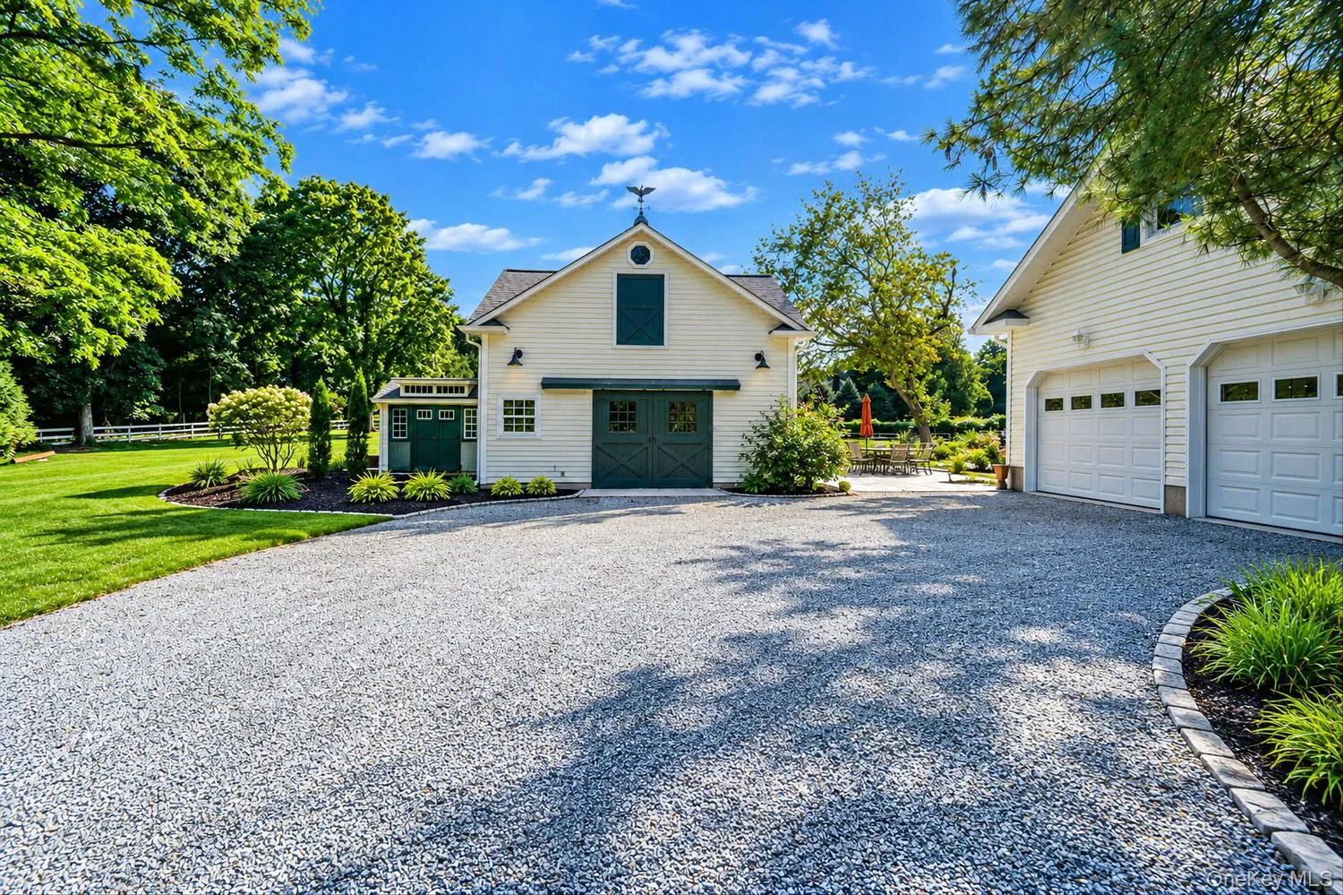 4 Holly Lane, Smithtown, NY, 3 Bedrooms Bedrooms, 10 Rooms Rooms,3 BathroomsBathrooms,Residential,For Rent,Holly,0,1048497 4 Holly Lane, Smithtown, NY, 3 Bedrooms Bedrooms, 10 Rooms Rooms,3 BathroomsBathrooms,Residential,For Rent,Holly,0,1048497