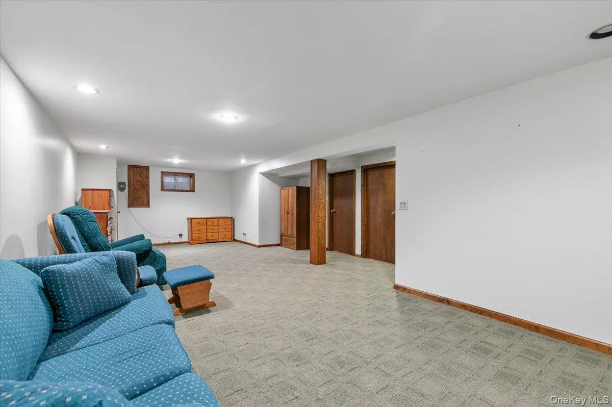 7607 Hewlett Street, New York, NY, 4 Bedrooms Bedrooms, 7 Rooms Rooms,2 BathroomsBathrooms,Residential,For Rent,Hewlett,0,1048498 7607 Hewlett Street, New York, NY, 4 Bedrooms Bedrooms, 7 Rooms Rooms,2 BathroomsBathrooms,Residential,For Rent,Hewlett,0,1048498