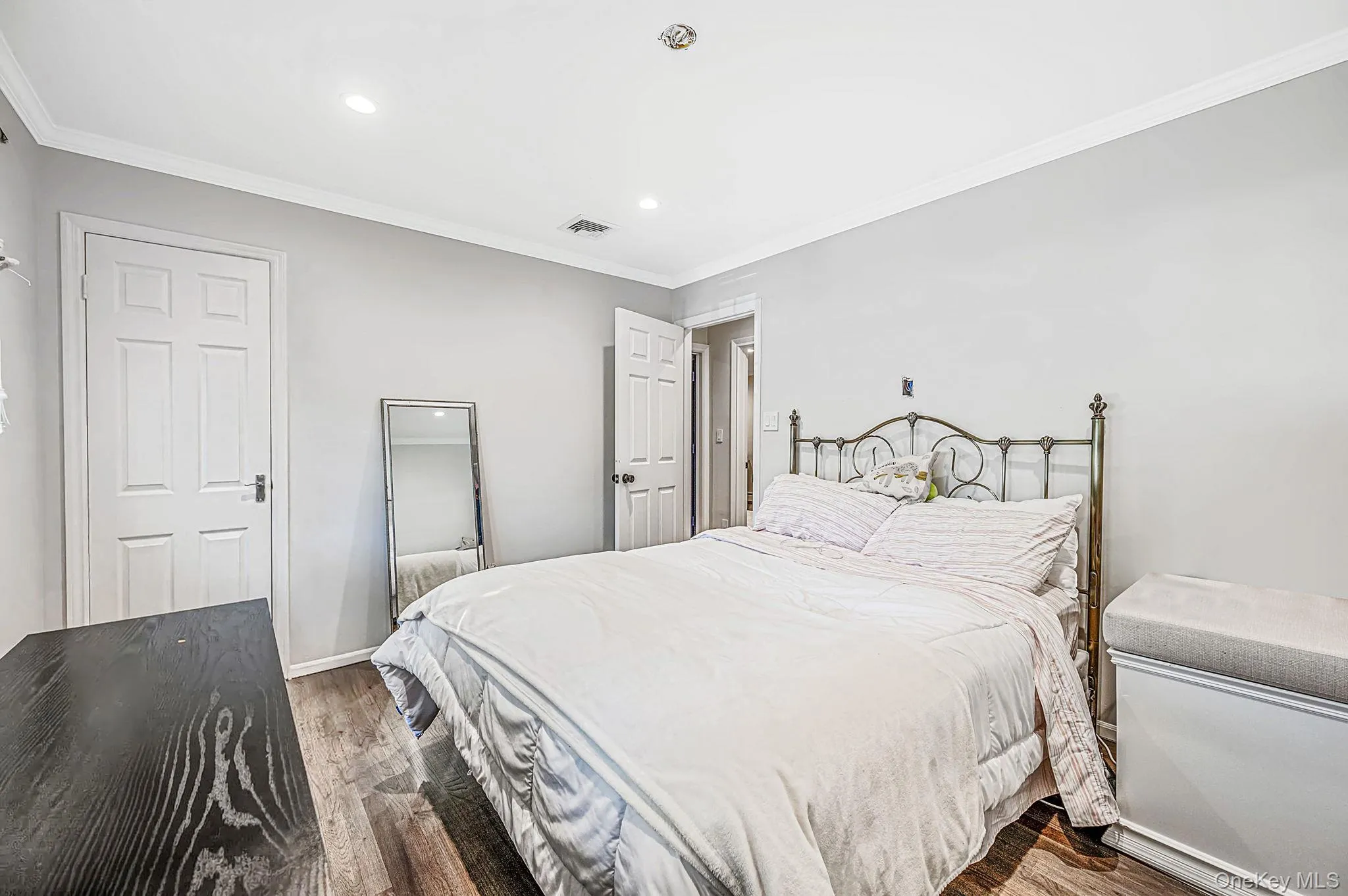 3 Saggese Lane, Smithtown, NY, 5 Bedrooms Bedrooms, 10 Rooms Rooms,4 BathroomsBathrooms,Residential,For Rent,Saggese,0,1048499 3 Saggese Lane, Smithtown, NY, 5 Bedrooms Bedrooms, 10 Rooms Rooms,4 BathroomsBathrooms,Residential,For Rent,Saggese,0,1048499