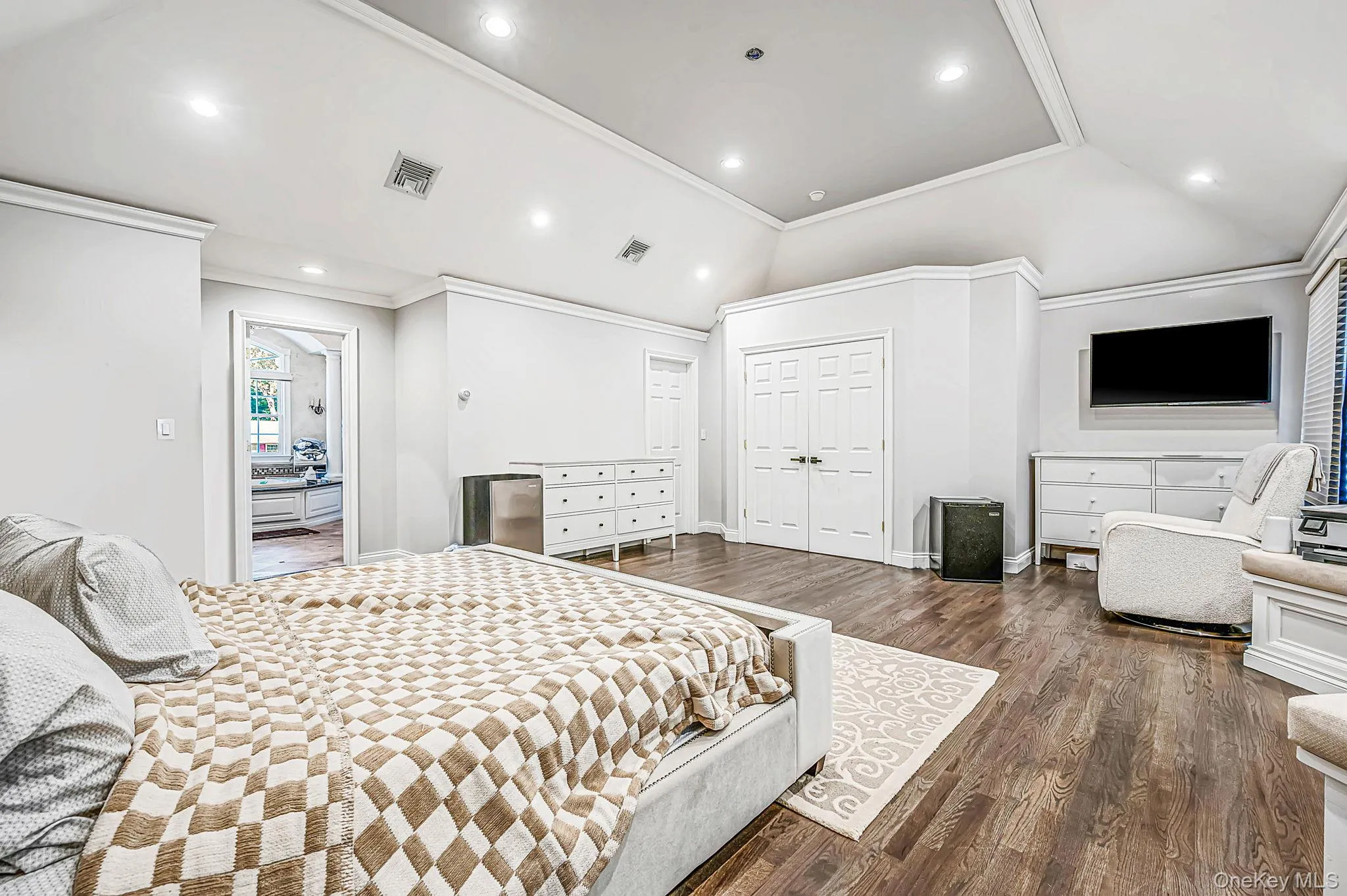 3 Saggese Lane, Smithtown, NY, 5 Bedrooms Bedrooms, 10 Rooms Rooms,4 BathroomsBathrooms,Residential,For Rent,Saggese,0,1048499 3 Saggese Lane, Smithtown, NY, 5 Bedrooms Bedrooms, 10 Rooms Rooms,4 BathroomsBathrooms,Residential,For Rent,Saggese,0,1048499