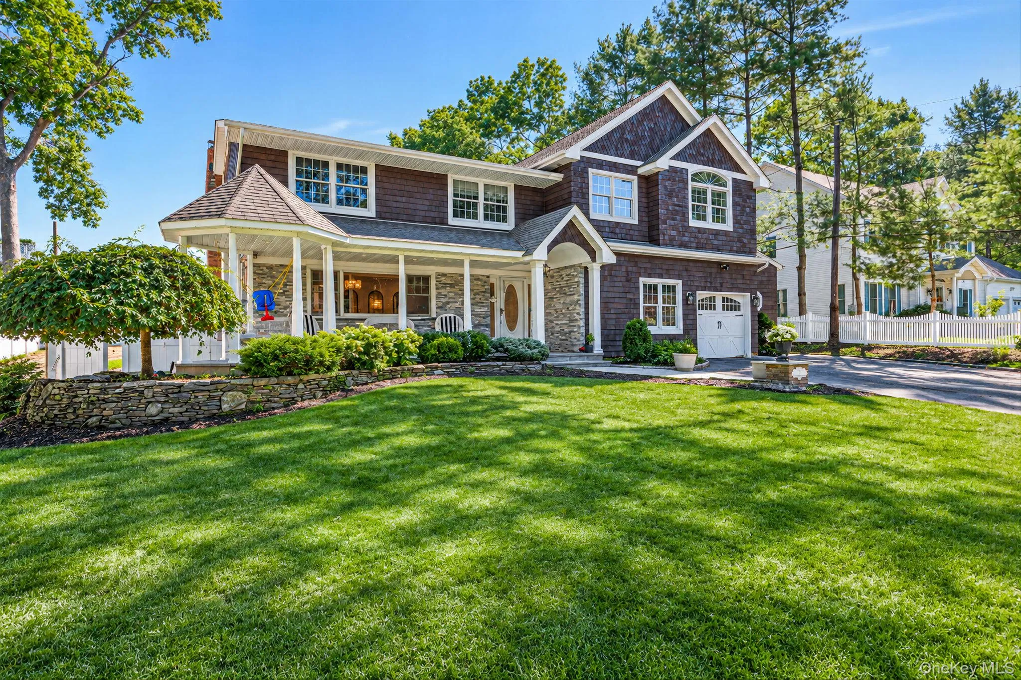 3 Saggese Lane, Smithtown, NY, 5 Bedrooms Bedrooms, 10 Rooms Rooms,4 BathroomsBathrooms,Residential,For Rent,Saggese,0,1048499 3 Saggese Lane, Smithtown, NY, 5 Bedrooms Bedrooms, 10 Rooms Rooms,4 BathroomsBathrooms,Residential,For Rent,Saggese,0,1048499