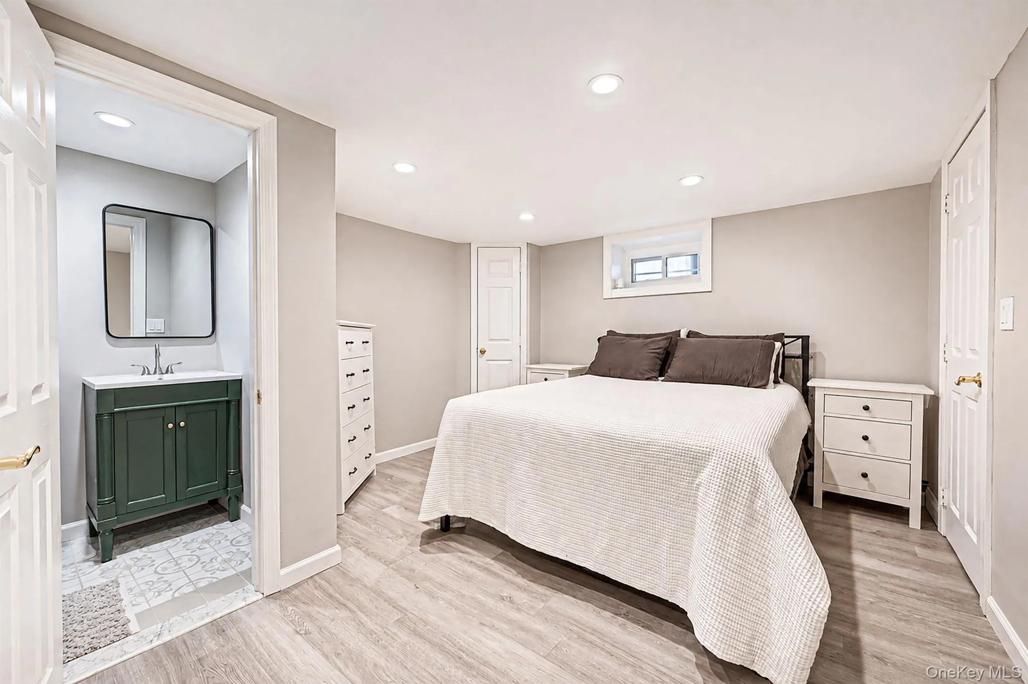 3 Saggese Lane, Smithtown, NY, 5 Bedrooms Bedrooms, 10 Rooms Rooms,4 BathroomsBathrooms,Residential,For Rent,Saggese,0,1048499 3 Saggese Lane, Smithtown, NY, 5 Bedrooms Bedrooms, 10 Rooms Rooms,4 BathroomsBathrooms,Residential,For Rent,Saggese,0,1048499