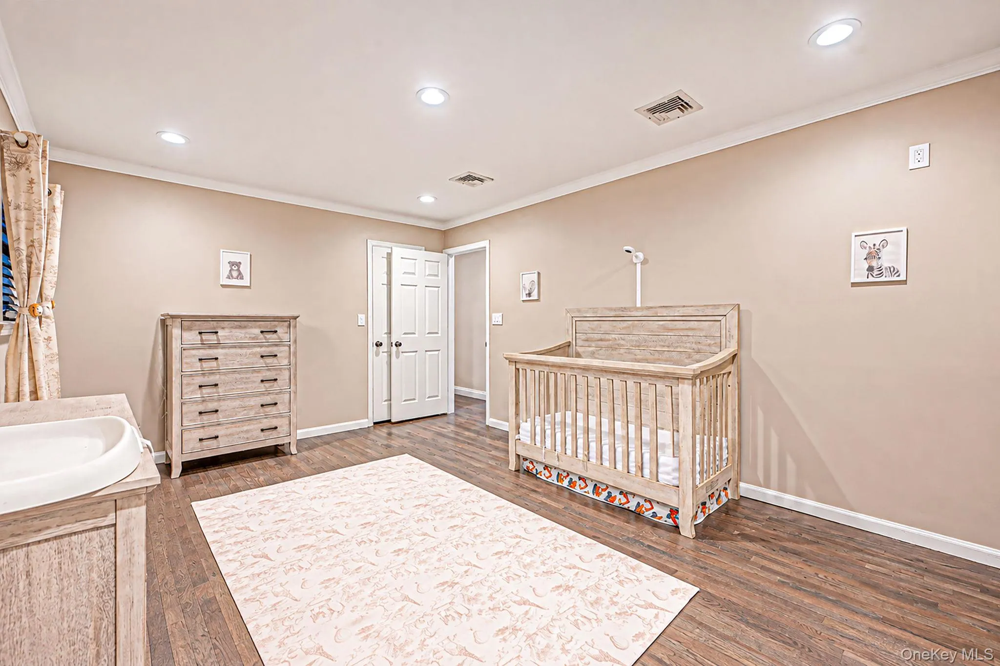 3 Saggese Lane, Smithtown, NY, 5 Bedrooms Bedrooms, 10 Rooms Rooms,4 BathroomsBathrooms,Residential,For Rent,Saggese,0,1048499 3 Saggese Lane, Smithtown, NY, 5 Bedrooms Bedrooms, 10 Rooms Rooms,4 BathroomsBathrooms,Residential,For Rent,Saggese,0,1048499