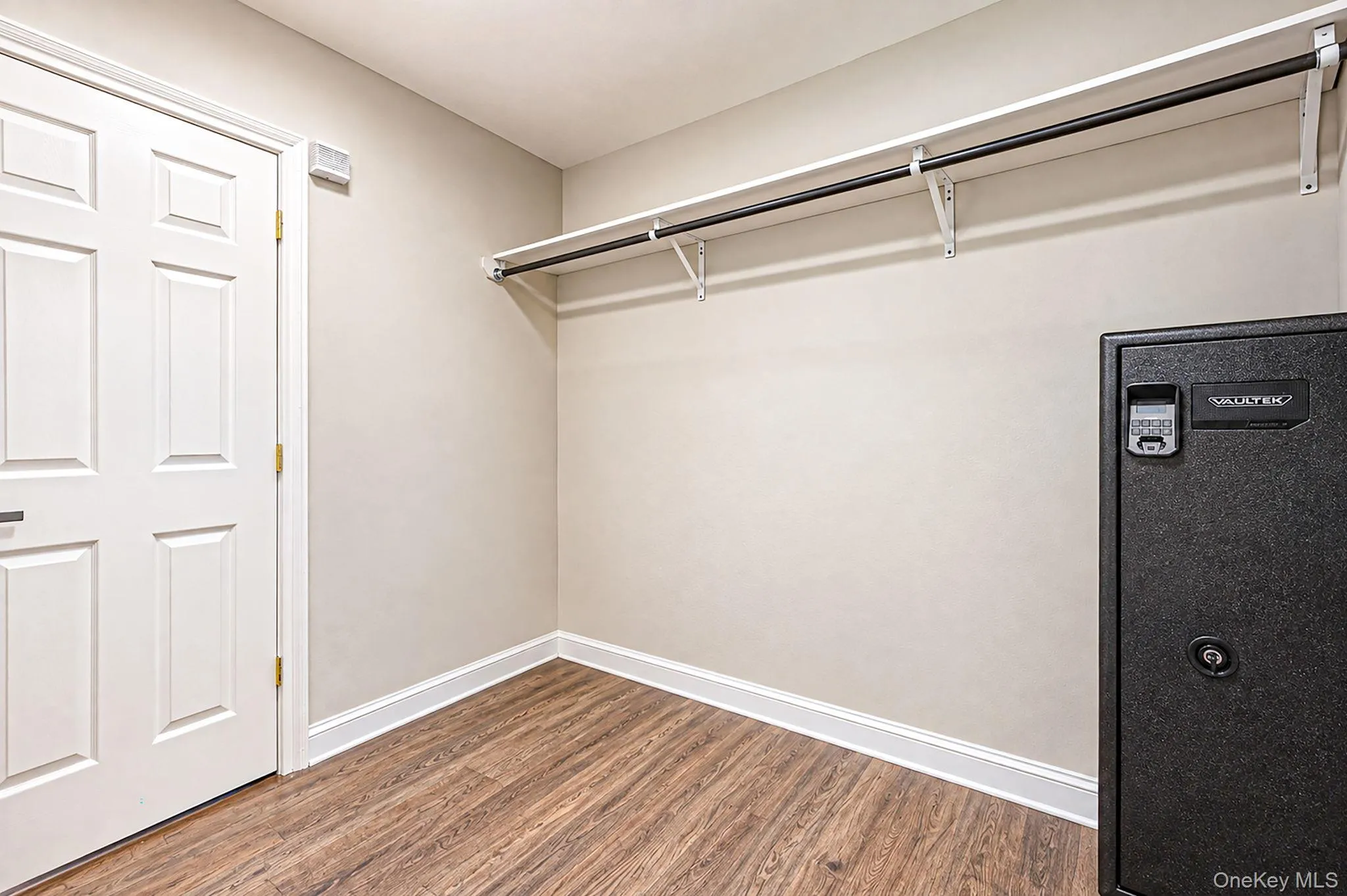 3 Saggese Lane, Smithtown, NY, 5 Bedrooms Bedrooms, 10 Rooms Rooms,4 BathroomsBathrooms,Residential,For Rent,Saggese,0,1048499 3 Saggese Lane, Smithtown, NY, 5 Bedrooms Bedrooms, 10 Rooms Rooms,4 BathroomsBathrooms,Residential,For Rent,Saggese,0,1048499