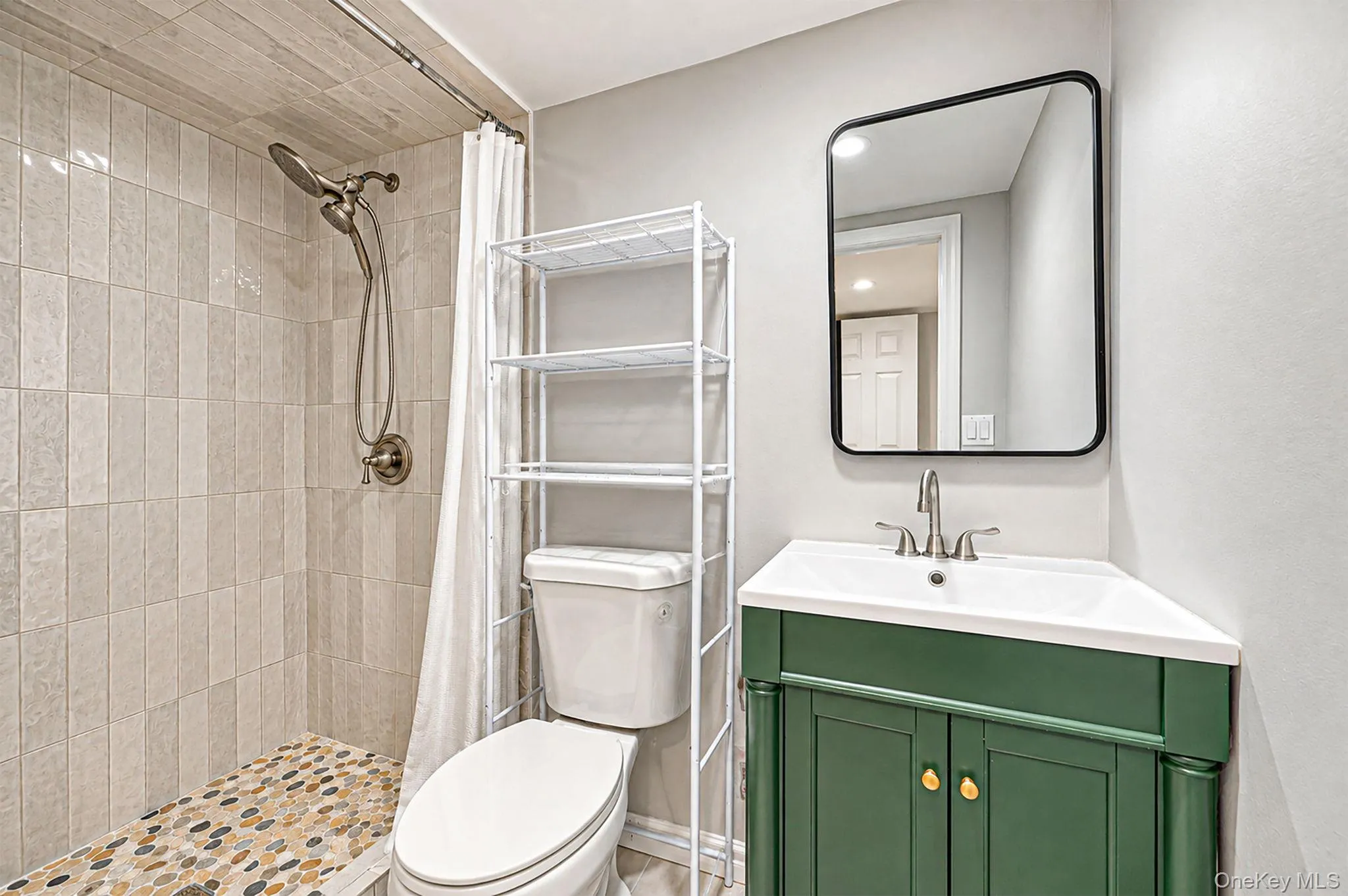 3 Saggese Lane, Smithtown, NY, 5 Bedrooms Bedrooms, 10 Rooms Rooms,4 BathroomsBathrooms,Residential,For Rent,Saggese,0,1048499 3 Saggese Lane, Smithtown, NY, 5 Bedrooms Bedrooms, 10 Rooms Rooms,4 BathroomsBathrooms,Residential,For Rent,Saggese,0,1048499