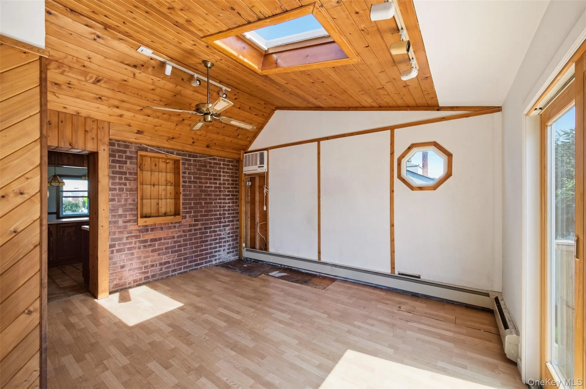 2226 3rd Street, Hempstead, NY, 3 Bedrooms Bedrooms, 7 Rooms Rooms,1 BathroomBathrooms,Residential,For Rent,3rd,0,1048501 2226 3rd Street, Hempstead, NY, 3 Bedrooms Bedrooms, 7 Rooms Rooms,1 BathroomBathrooms,Residential,For Rent,3rd,0,1048501