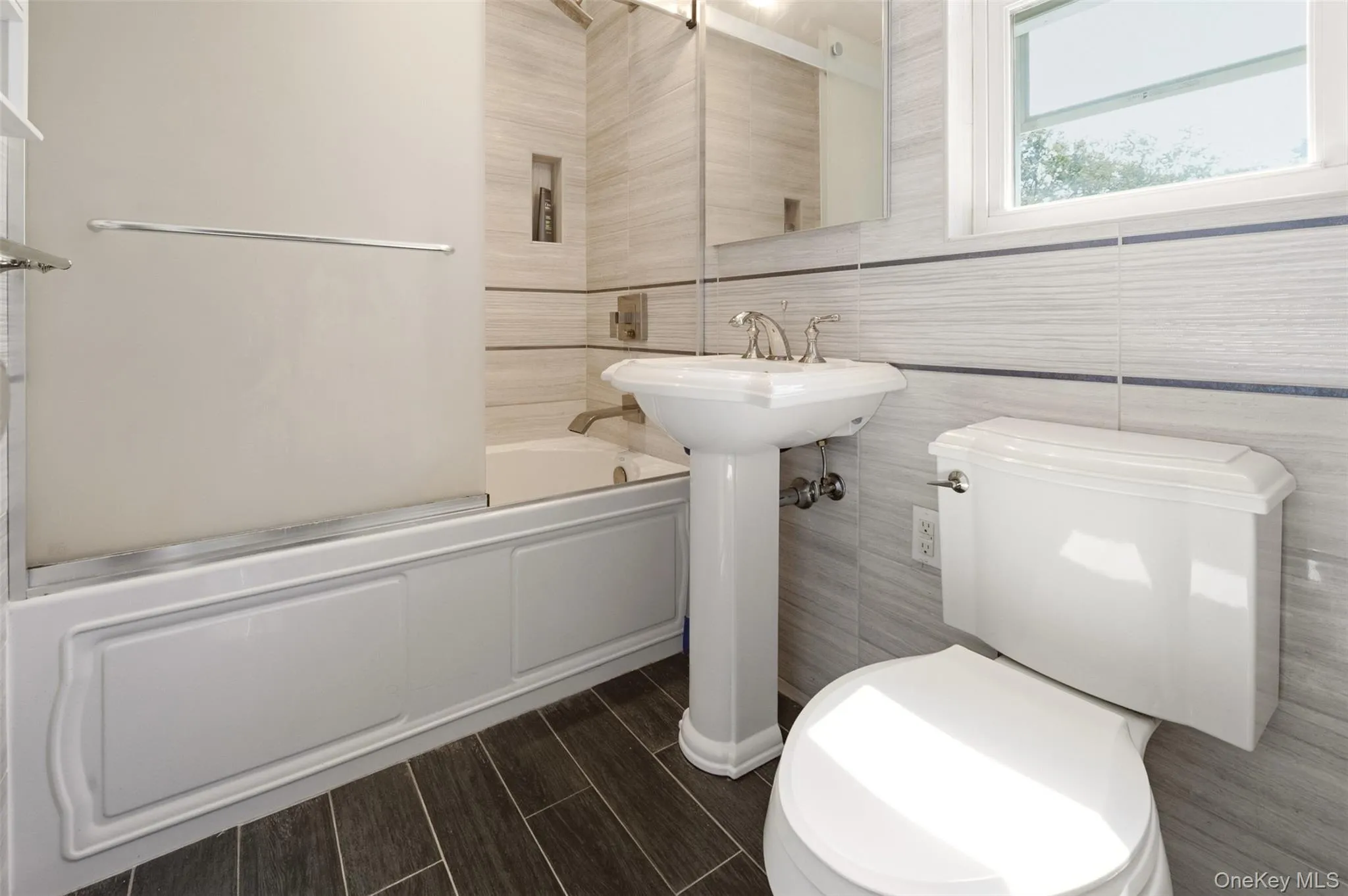 2226 3rd Street, Hempstead, NY, 3 Bedrooms Bedrooms, 7 Rooms Rooms,1 BathroomBathrooms,Residential,For Rent,3rd,0,1048501 2226 3rd Street, Hempstead, NY, 3 Bedrooms Bedrooms, 7 Rooms Rooms,1 BathroomBathrooms,Residential,For Rent,3rd,0,1048501