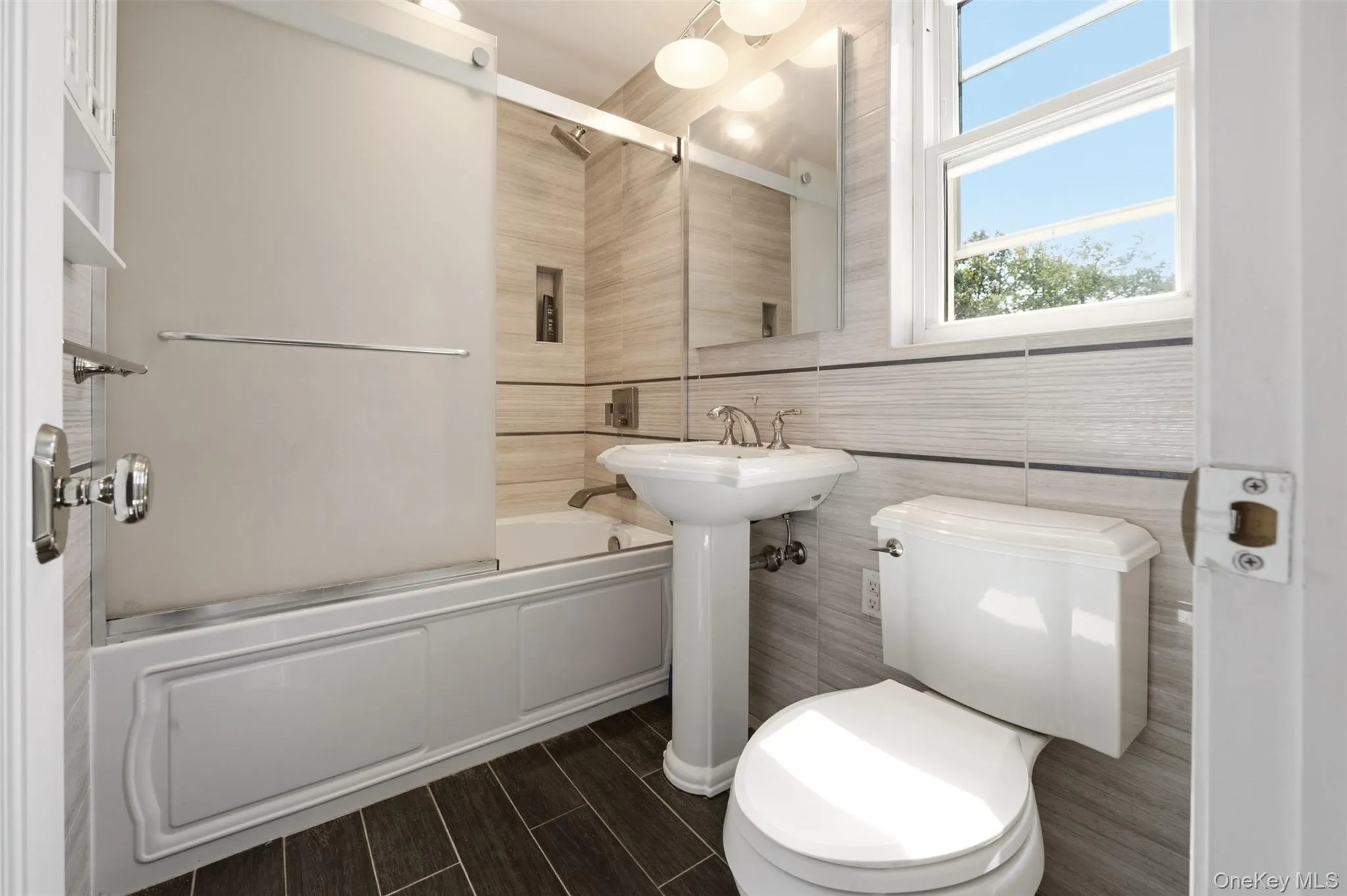 2226 3rd Street, Hempstead, NY, 3 Bedrooms Bedrooms, 7 Rooms Rooms,1 BathroomBathrooms,Residential,For Rent,3rd,0,1048501 2226 3rd Street, Hempstead, NY, 3 Bedrooms Bedrooms, 7 Rooms Rooms,1 BathroomBathrooms,Residential,For Rent,3rd,0,1048501