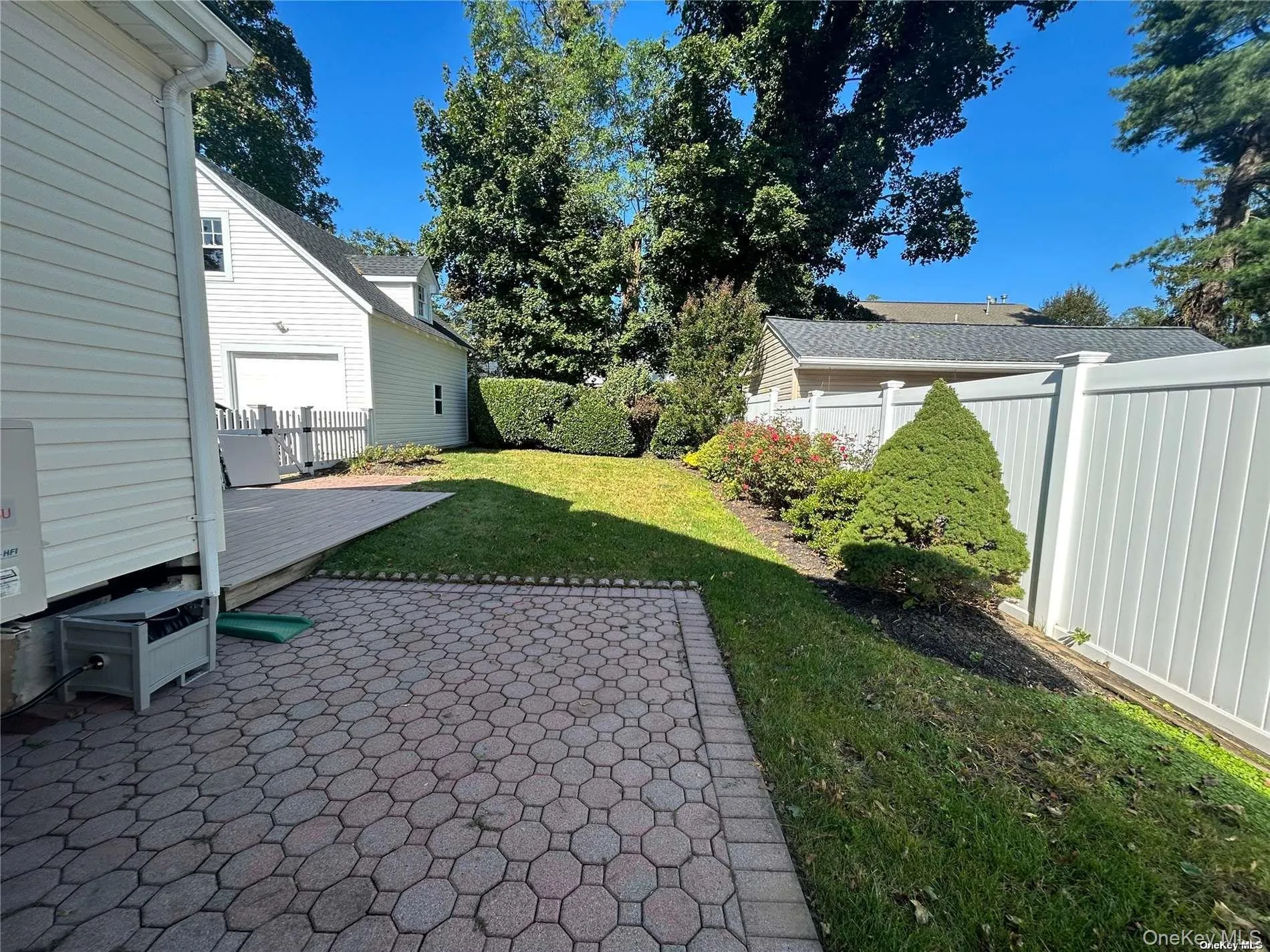 Rear Private Yard/ 1Car Garage Rear Private Yard/ 1Car Garage
