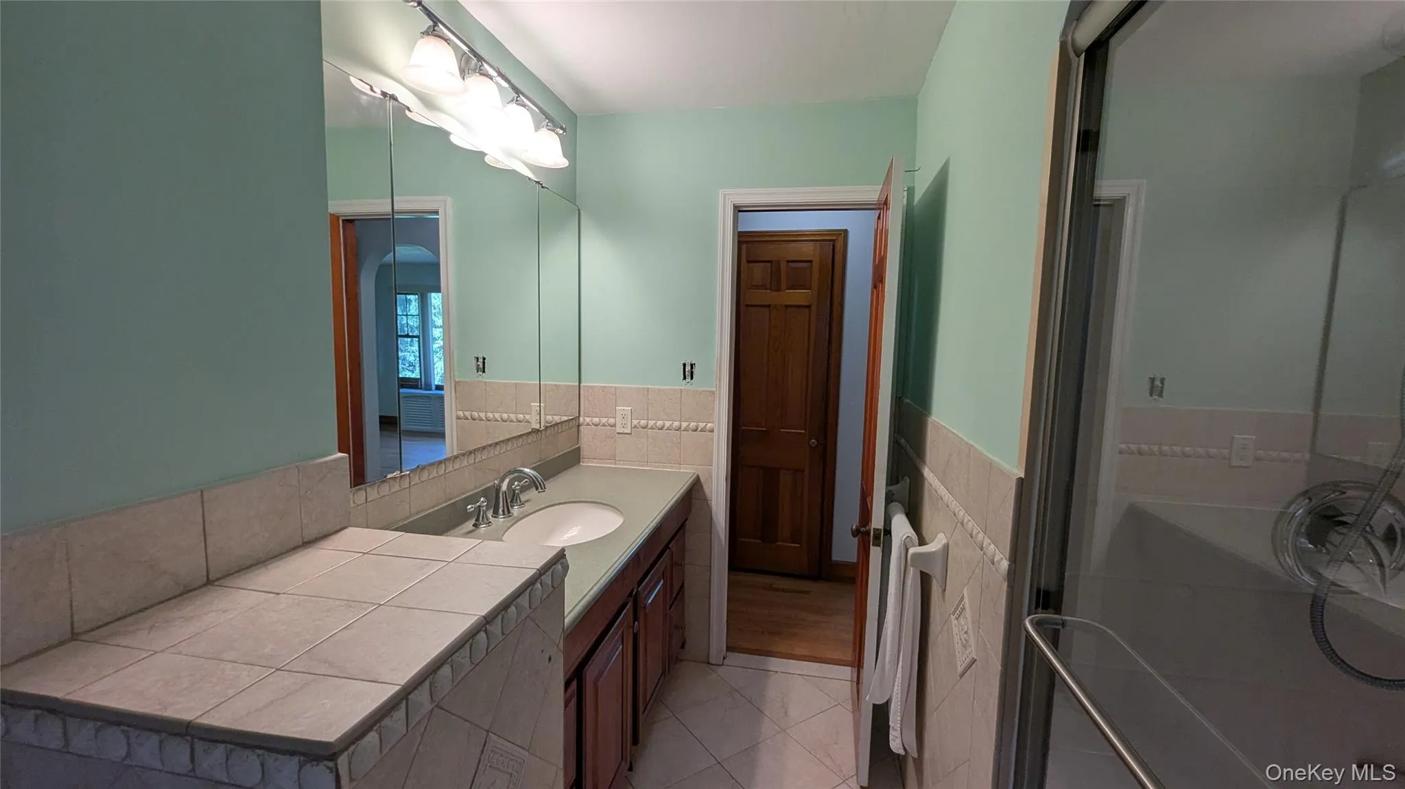 1st Floor Bathroom 1st Floor Bathroom
