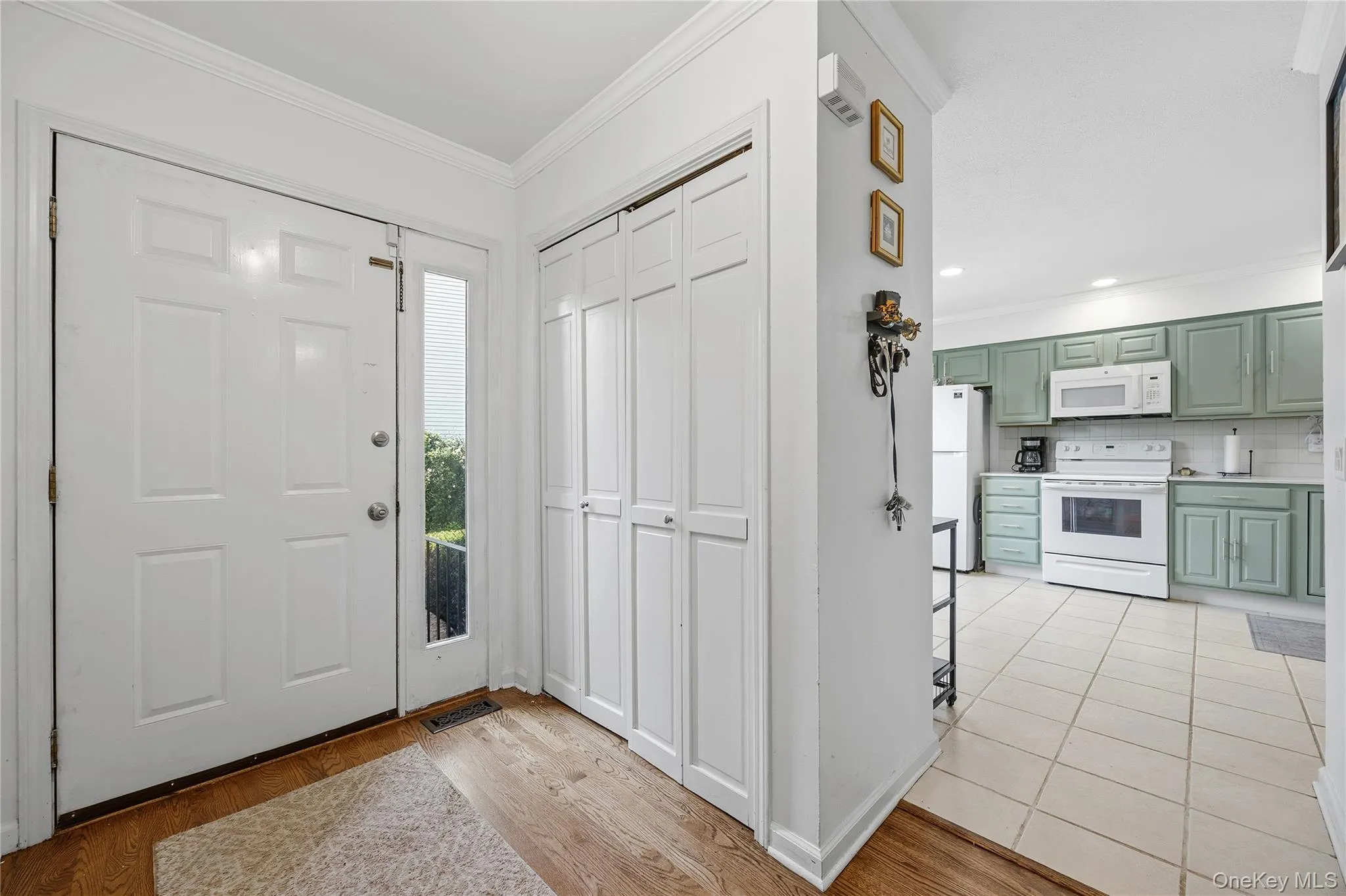 Upon first entering this townhouse you will be greeted by warm sunlight that beckons you to explore all of this inviting space. Upon first entering this townhouse you will be greeted by warm sunlight that beckons you to explore all of this inviting space.