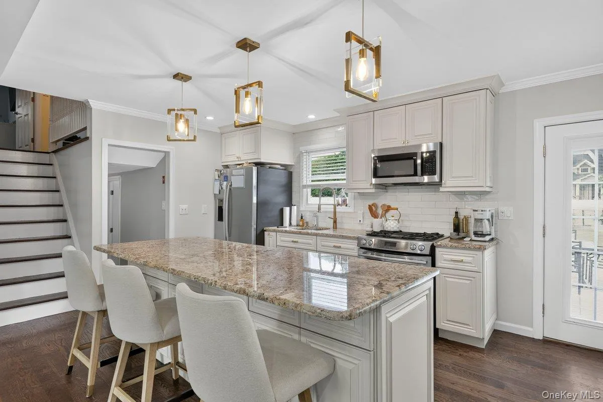 61 Carleton Avenue, Babylon, NY, 4 Bedrooms Bedrooms, 8 Rooms Rooms,2 BathroomsBathrooms,Residential,For Rent,Carleton,0,1048520 61 Carleton Avenue, Babylon, NY, 4 Bedrooms Bedrooms, 8 Rooms Rooms,2 BathroomsBathrooms,Residential,For Rent,Carleton,0,1048520