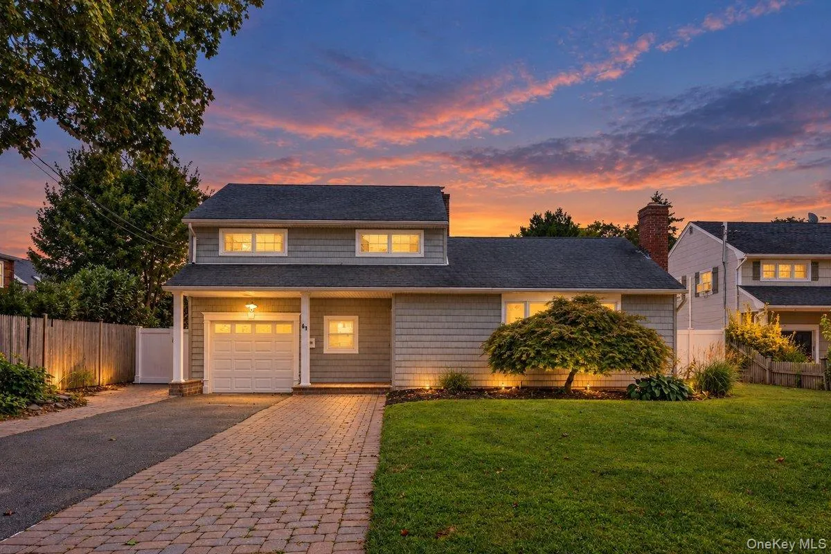 61 Carleton Avenue, Babylon, NY, 4 Bedrooms Bedrooms, 8 Rooms Rooms,2 BathroomsBathrooms,Residential,For Rent,Carleton,0,1048520 61 Carleton Avenue, Babylon, NY, 4 Bedrooms Bedrooms, 8 Rooms Rooms,2 BathroomsBathrooms,Residential,For Rent,Carleton,0,1048520