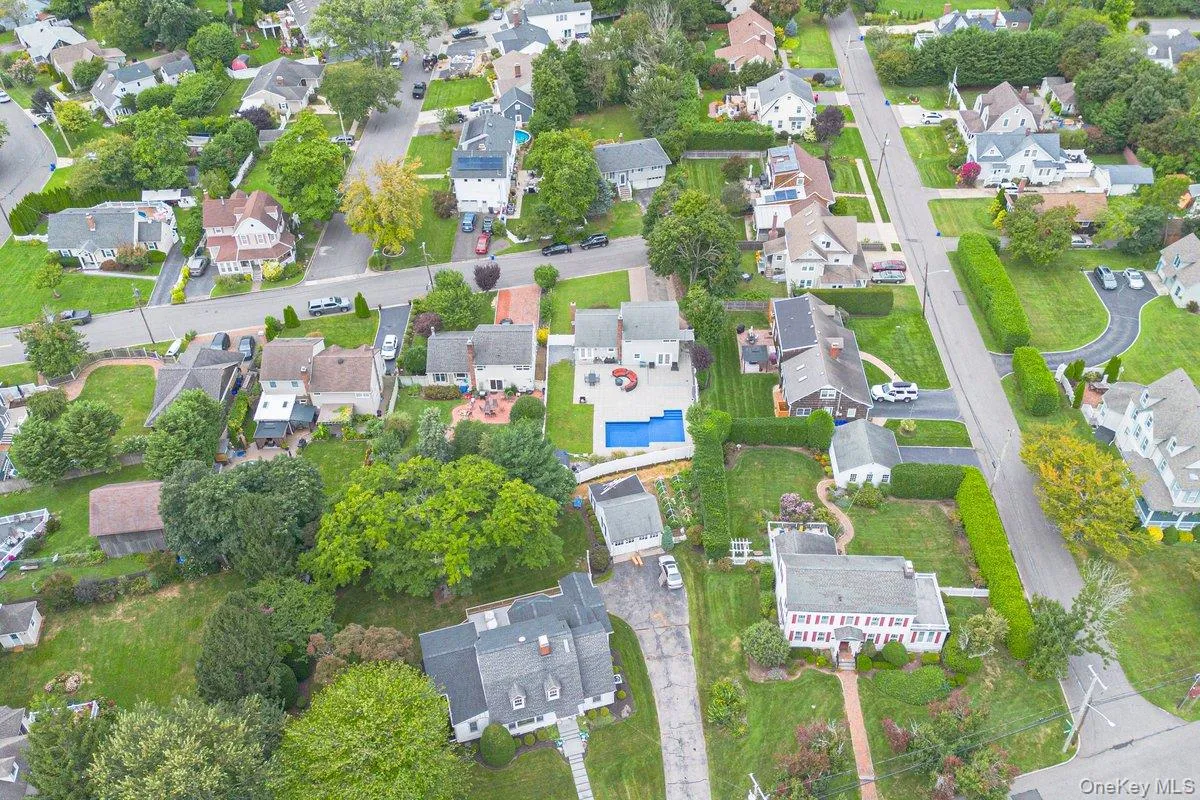 61 Carleton Avenue, Babylon, NY, 4 Bedrooms Bedrooms, 8 Rooms Rooms,2 BathroomsBathrooms,Residential,For Rent,Carleton,0,1048520 61 Carleton Avenue, Babylon, NY, 4 Bedrooms Bedrooms, 8 Rooms Rooms,2 BathroomsBathrooms,Residential,For Rent,Carleton,0,1048520