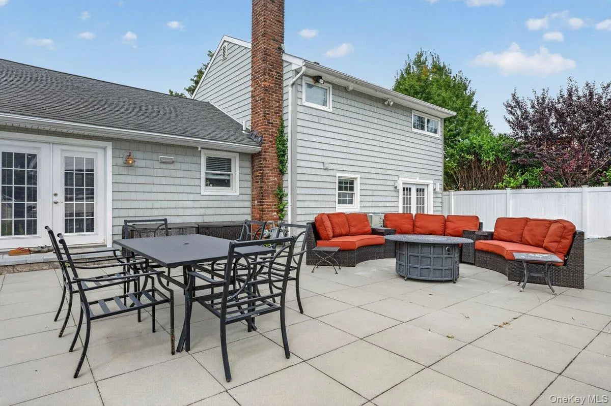 61 Carleton Avenue, Babylon, NY, 4 Bedrooms Bedrooms, 8 Rooms Rooms,2 BathroomsBathrooms,Residential,For Rent,Carleton,0,1048520 61 Carleton Avenue, Babylon, NY, 4 Bedrooms Bedrooms, 8 Rooms Rooms,2 BathroomsBathrooms,Residential,For Rent,Carleton,0,1048520