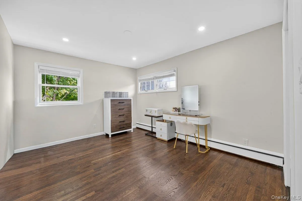 61 Carleton Avenue, Babylon, NY, 4 Bedrooms Bedrooms, 8 Rooms Rooms,2 BathroomsBathrooms,Residential,For Rent,Carleton,0,1048520 61 Carleton Avenue, Babylon, NY, 4 Bedrooms Bedrooms, 8 Rooms Rooms,2 BathroomsBathrooms,Residential,For Rent,Carleton,0,1048520