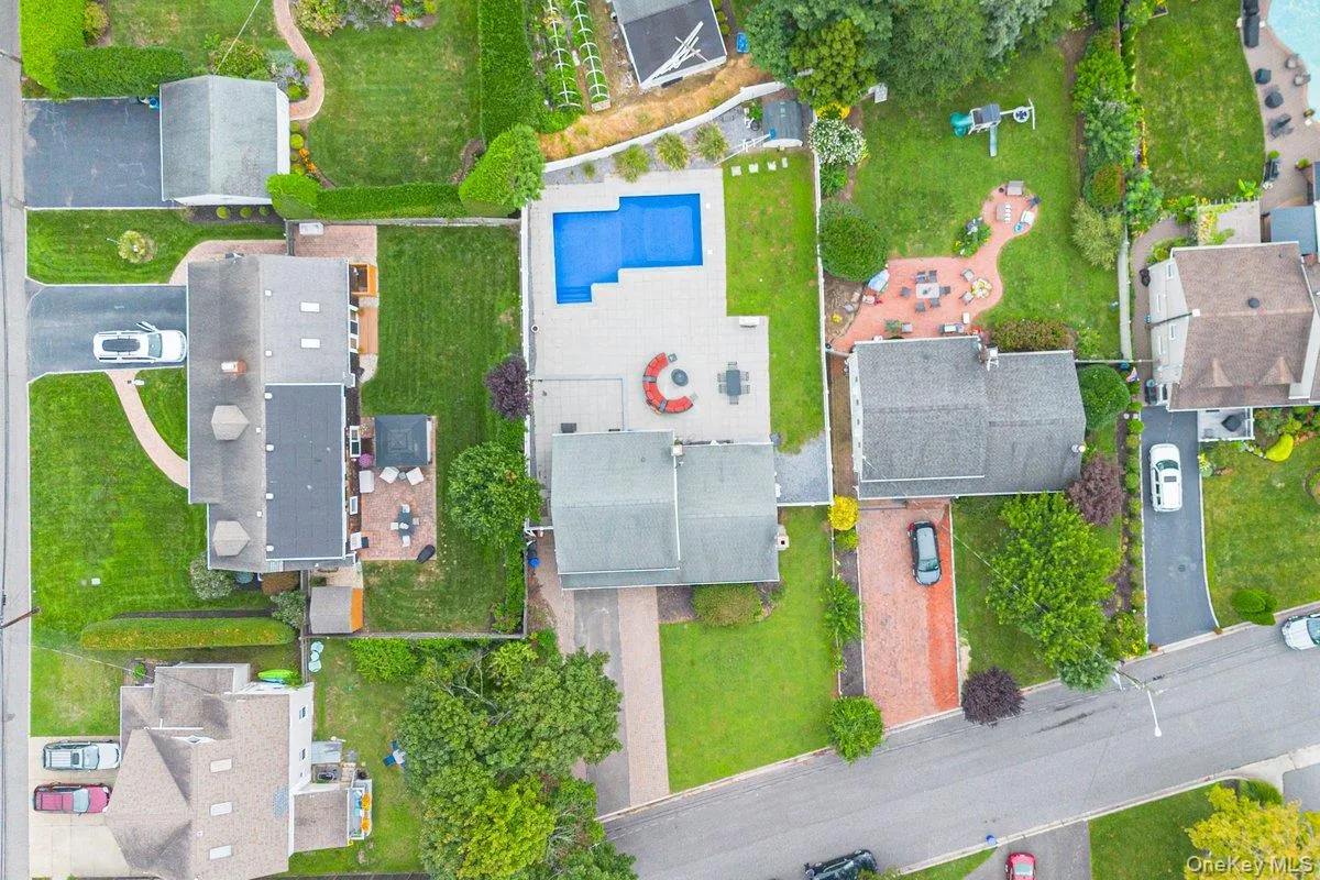 61 Carleton Avenue, Babylon, NY, 4 Bedrooms Bedrooms, 8 Rooms Rooms,2 BathroomsBathrooms,Residential,For Rent,Carleton,0,1048520 61 Carleton Avenue, Babylon, NY, 4 Bedrooms Bedrooms, 8 Rooms Rooms,2 BathroomsBathrooms,Residential,For Rent,Carleton,0,1048520