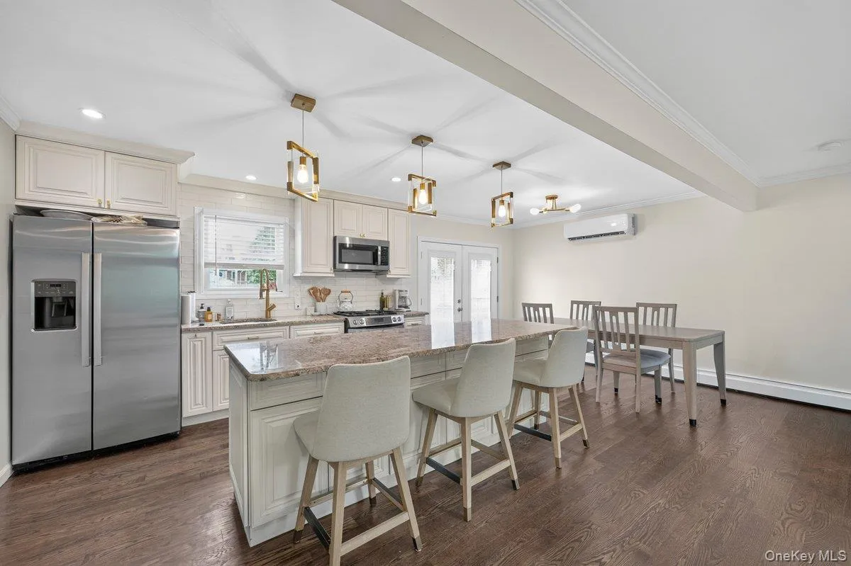 61 Carleton Avenue, Babylon, NY, 4 Bedrooms Bedrooms, 8 Rooms Rooms,2 BathroomsBathrooms,Residential,For Rent,Carleton,0,1048520 61 Carleton Avenue, Babylon, NY, 4 Bedrooms Bedrooms, 8 Rooms Rooms,2 BathroomsBathrooms,Residential,For Rent,Carleton,0,1048520