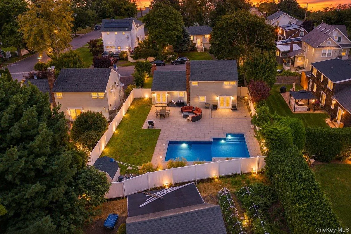61 Carleton Avenue, Babylon, NY, 4 Bedrooms Bedrooms, 8 Rooms Rooms,2 BathroomsBathrooms,Residential,For Rent,Carleton,0,1048520 61 Carleton Avenue, Babylon, NY, 4 Bedrooms Bedrooms, 8 Rooms Rooms,2 BathroomsBathrooms,Residential,For Rent,Carleton,0,1048520