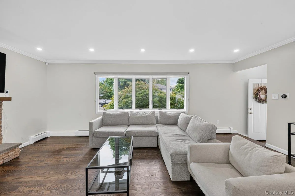 61 Carleton Avenue, Babylon, NY, 4 Bedrooms Bedrooms, 8 Rooms Rooms,2 BathroomsBathrooms,Residential,For Rent,Carleton,0,1048520 61 Carleton Avenue, Babylon, NY, 4 Bedrooms Bedrooms, 8 Rooms Rooms,2 BathroomsBathrooms,Residential,For Rent,Carleton,0,1048520