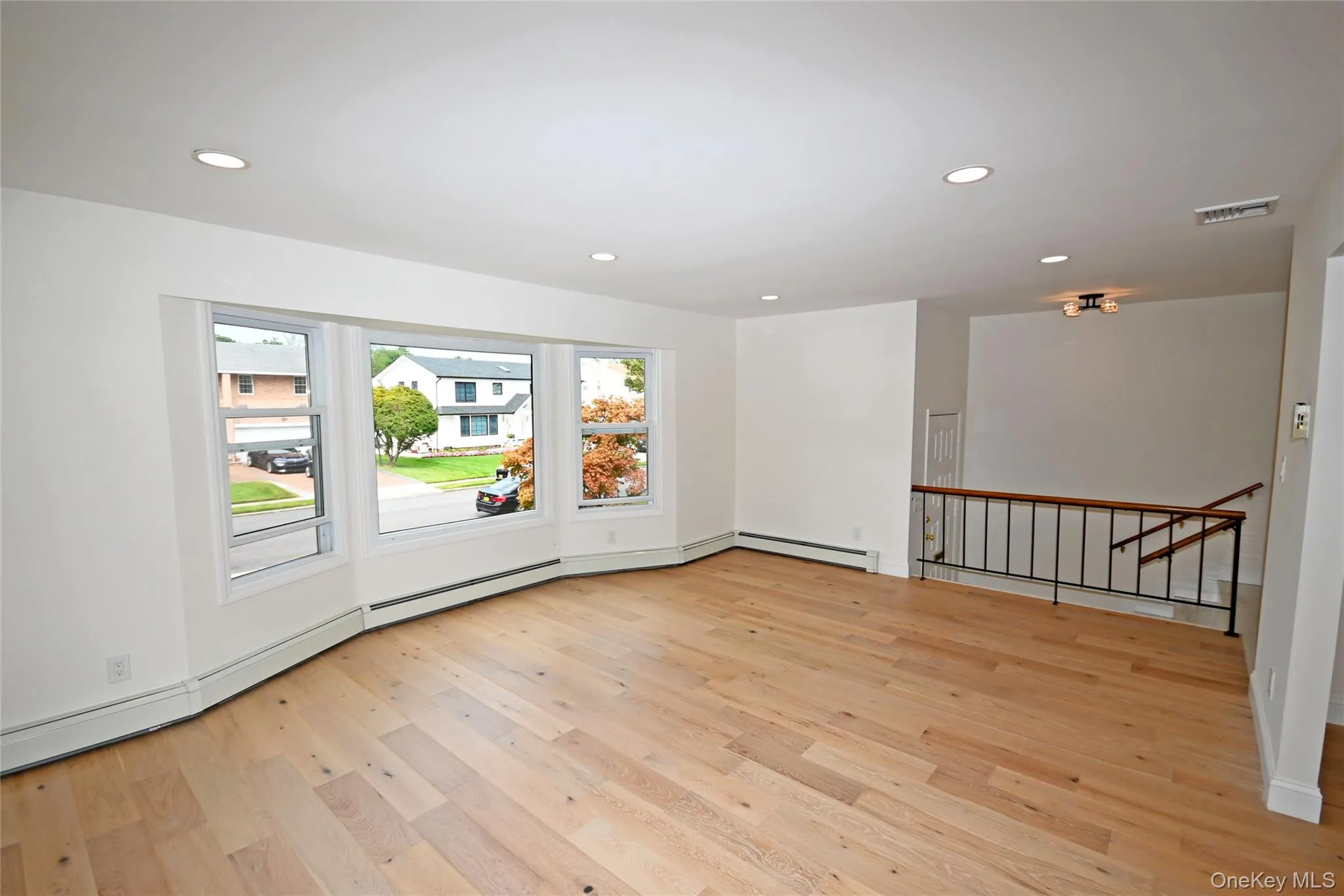 19 Carriage Road, North Hempstead, NY, 4 Bedrooms Bedrooms, 7 Rooms Rooms,3 BathroomsBathrooms,Residential Lease,For Rent,Carriage,0,1048531 19 Carriage Road, North Hempstead, NY, 4 Bedrooms Bedrooms, 7 Rooms Rooms,3 BathroomsBathrooms,Residential Lease,For Rent,Carriage,0,1048531