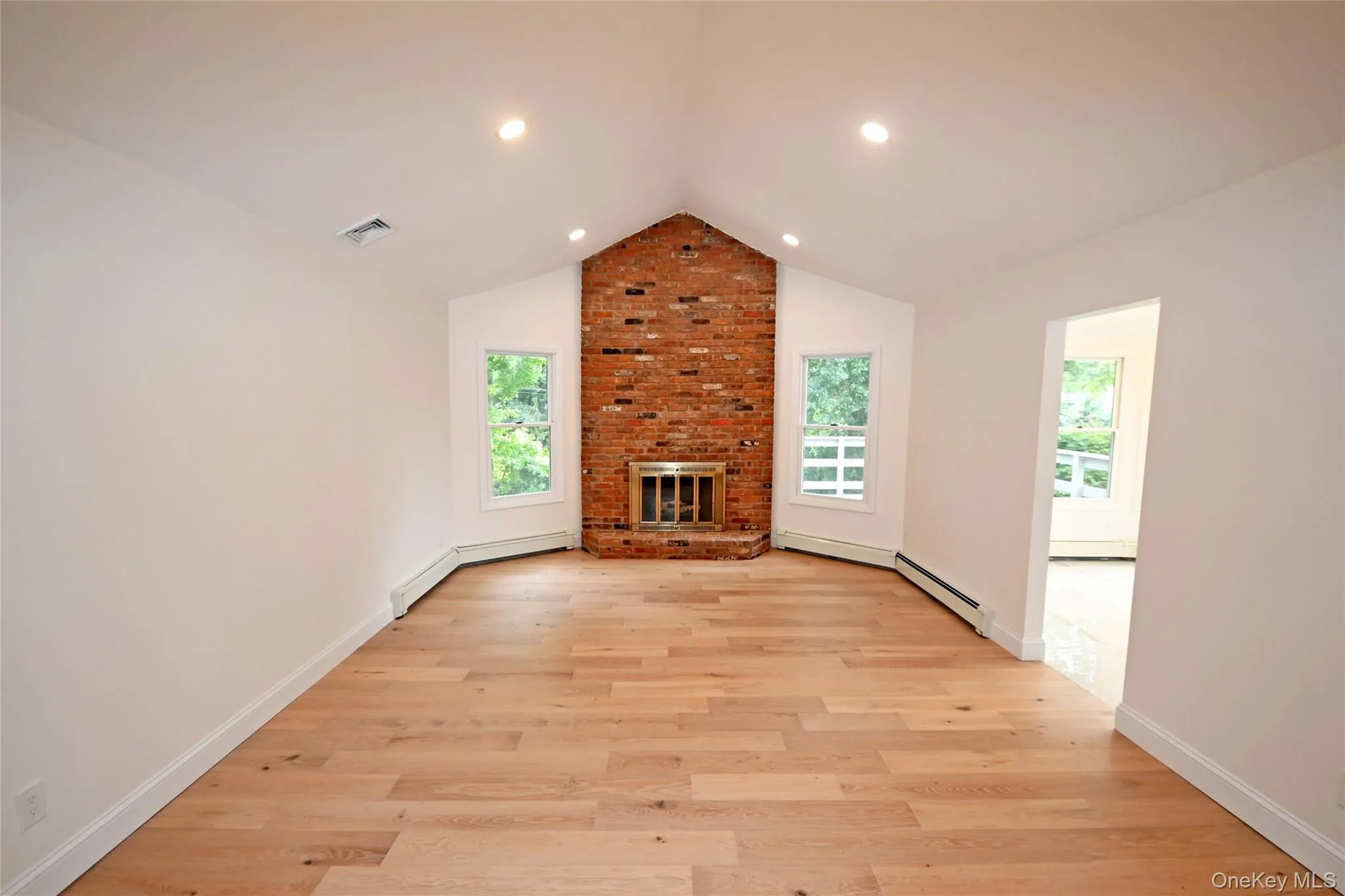 19 Carriage Road, North Hempstead, NY, 4 Bedrooms Bedrooms, 7 Rooms Rooms,3 BathroomsBathrooms,Residential Lease,For Rent,Carriage,0,1048531 19 Carriage Road, North Hempstead, NY, 4 Bedrooms Bedrooms, 7 Rooms Rooms,3 BathroomsBathrooms,Residential Lease,For Rent,Carriage,0,1048531