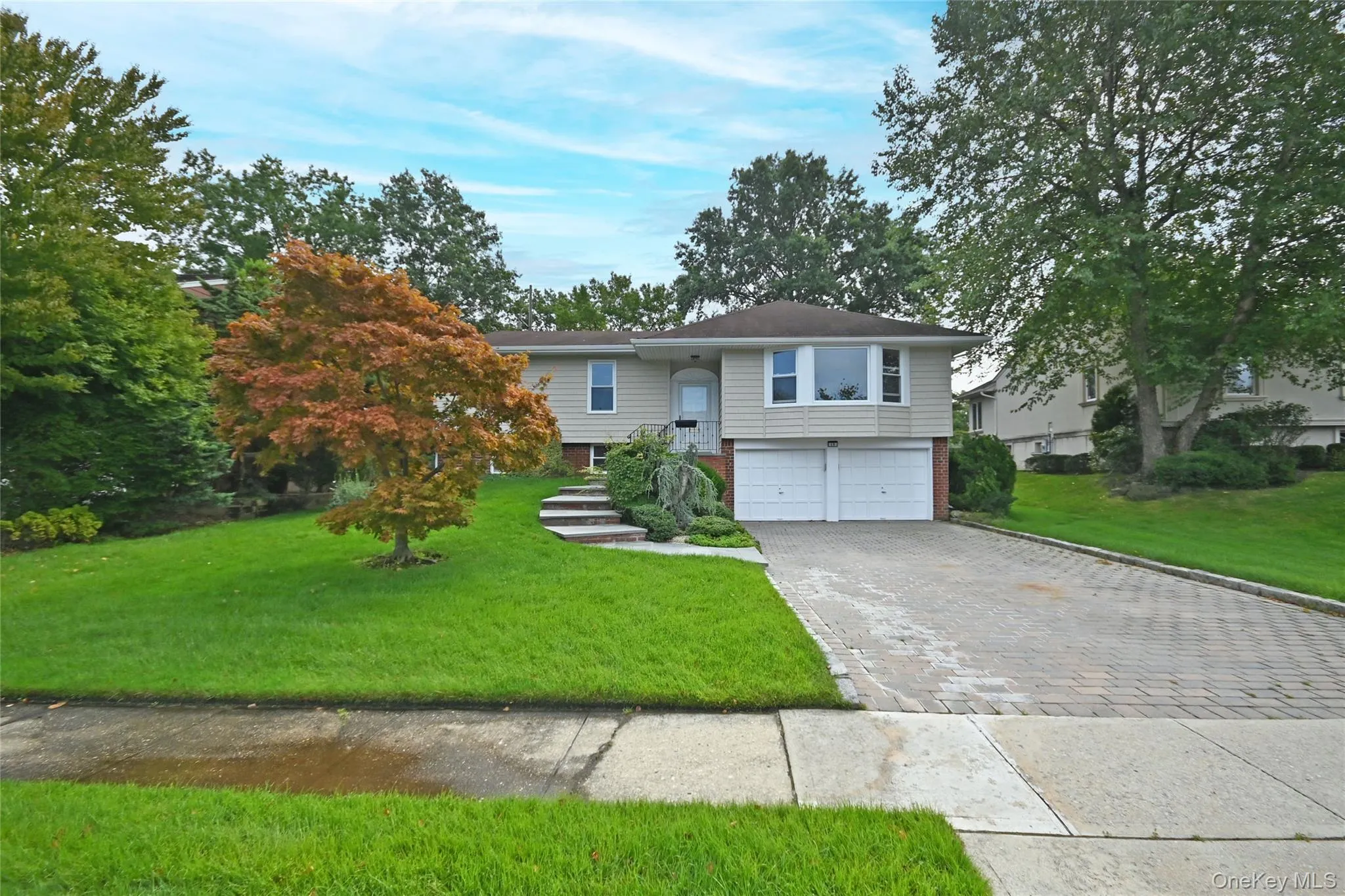 19 Carriage Road, North Hempstead, NY, 4 Bedrooms Bedrooms, 7 Rooms Rooms,3 BathroomsBathrooms,Residential Lease,For Rent,Carriage,0,1048531 19 Carriage Road, North Hempstead, NY, 4 Bedrooms Bedrooms, 7 Rooms Rooms,3 BathroomsBathrooms,Residential Lease,For Rent,Carriage,0,1048531