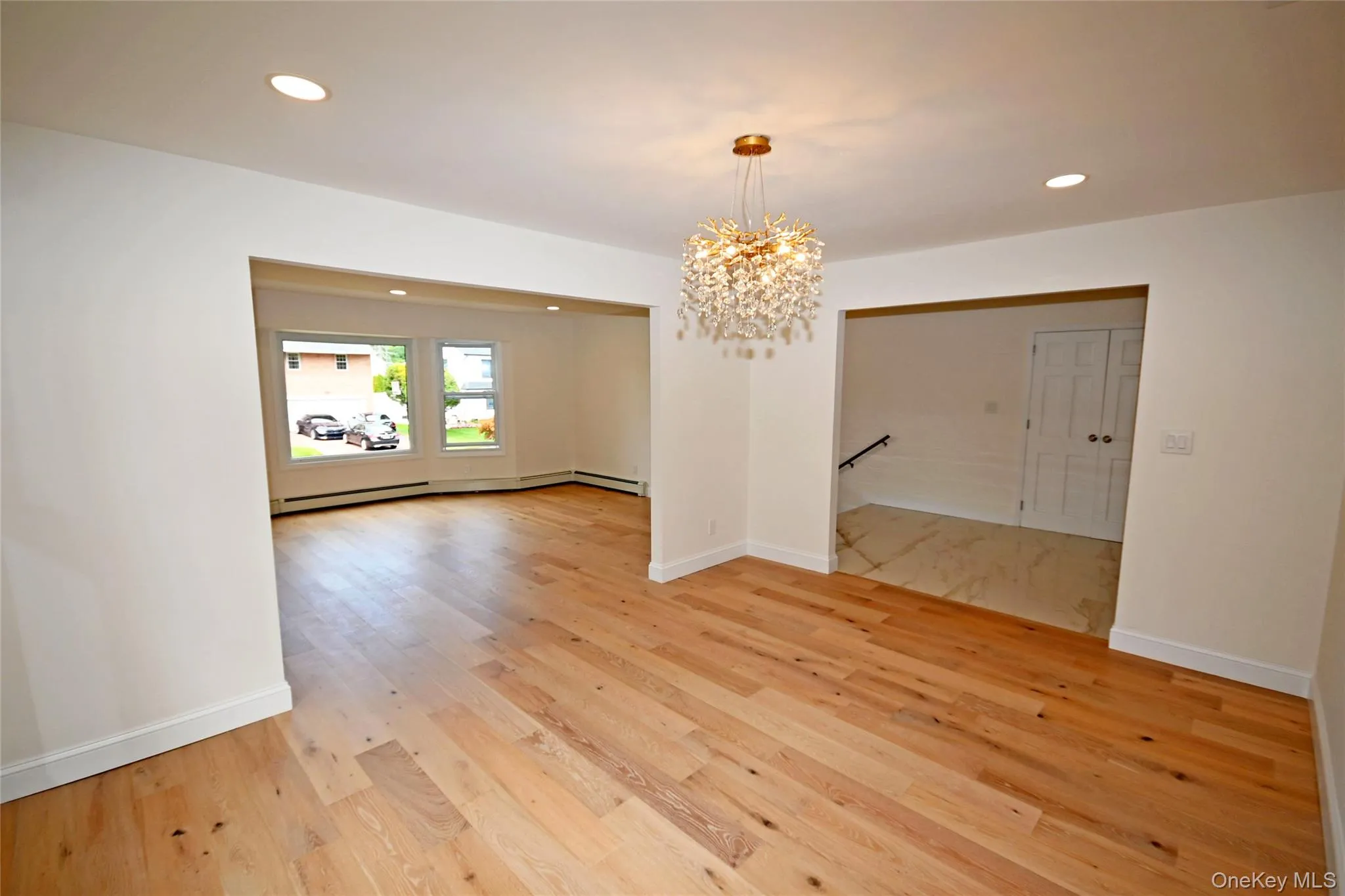 19 Carriage Road, North Hempstead, NY, 4 Bedrooms Bedrooms, 7 Rooms Rooms,3 BathroomsBathrooms,Residential Lease,For Rent,Carriage,0,1048531 19 Carriage Road, North Hempstead, NY, 4 Bedrooms Bedrooms, 7 Rooms Rooms,3 BathroomsBathrooms,Residential Lease,For Rent,Carriage,0,1048531
