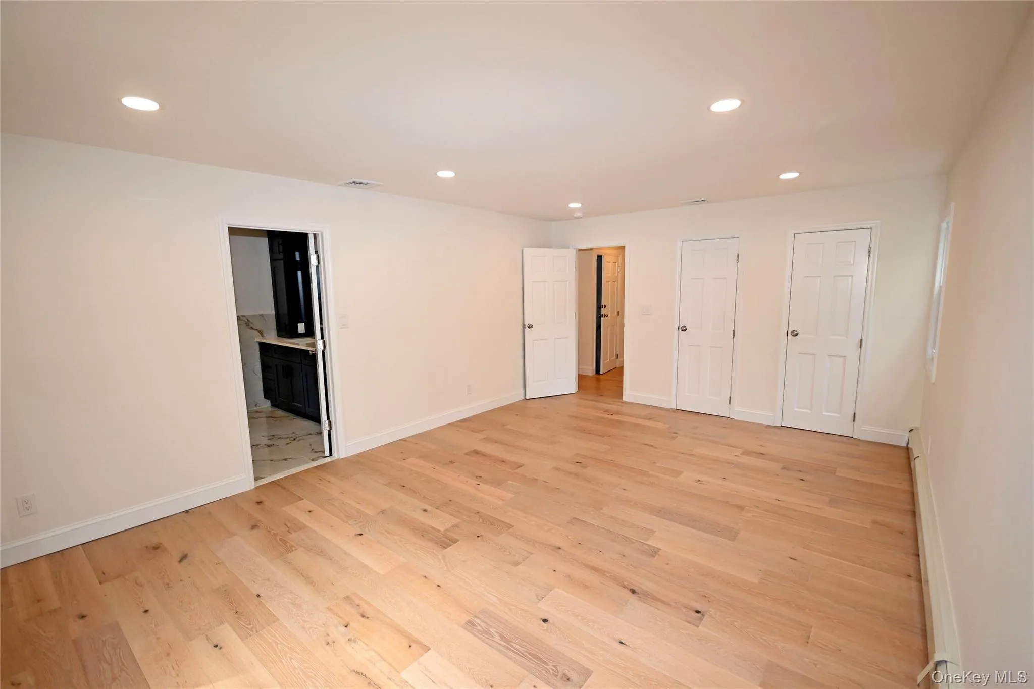 19 Carriage Road, North Hempstead, NY, 4 Bedrooms Bedrooms, 7 Rooms Rooms,3 BathroomsBathrooms,Residential Lease,For Rent,Carriage,0,1048531 19 Carriage Road, North Hempstead, NY, 4 Bedrooms Bedrooms, 7 Rooms Rooms,3 BathroomsBathrooms,Residential Lease,For Rent,Carriage,0,1048531