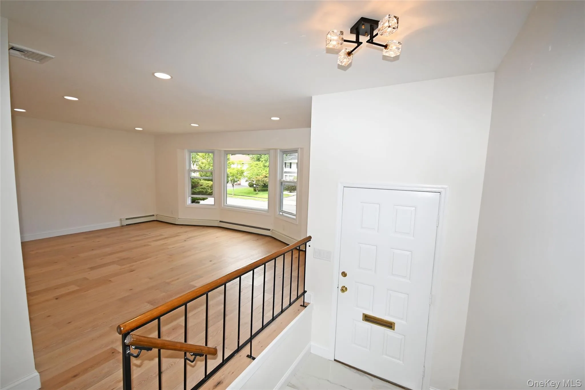 19 Carriage Road, North Hempstead, NY, 4 Bedrooms Bedrooms, 7 Rooms Rooms,3 BathroomsBathrooms,Residential Lease,For Rent,Carriage,0,1048531 19 Carriage Road, North Hempstead, NY, 4 Bedrooms Bedrooms, 7 Rooms Rooms,3 BathroomsBathrooms,Residential Lease,For Rent,Carriage,0,1048531
