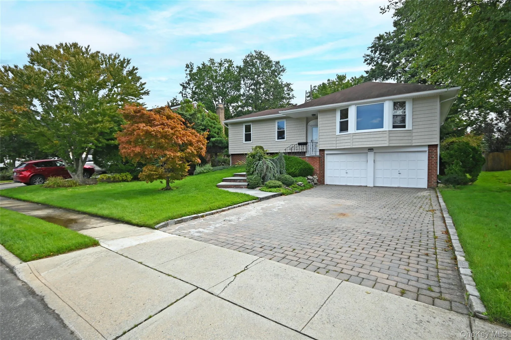 19 Carriage Road, North Hempstead, NY, 4 Bedrooms Bedrooms, 7 Rooms Rooms,3 BathroomsBathrooms,Residential Lease,For Rent,Carriage,0,1048531 19 Carriage Road, North Hempstead, NY, 4 Bedrooms Bedrooms, 7 Rooms Rooms,3 BathroomsBathrooms,Residential Lease,For Rent,Carriage,0,1048531