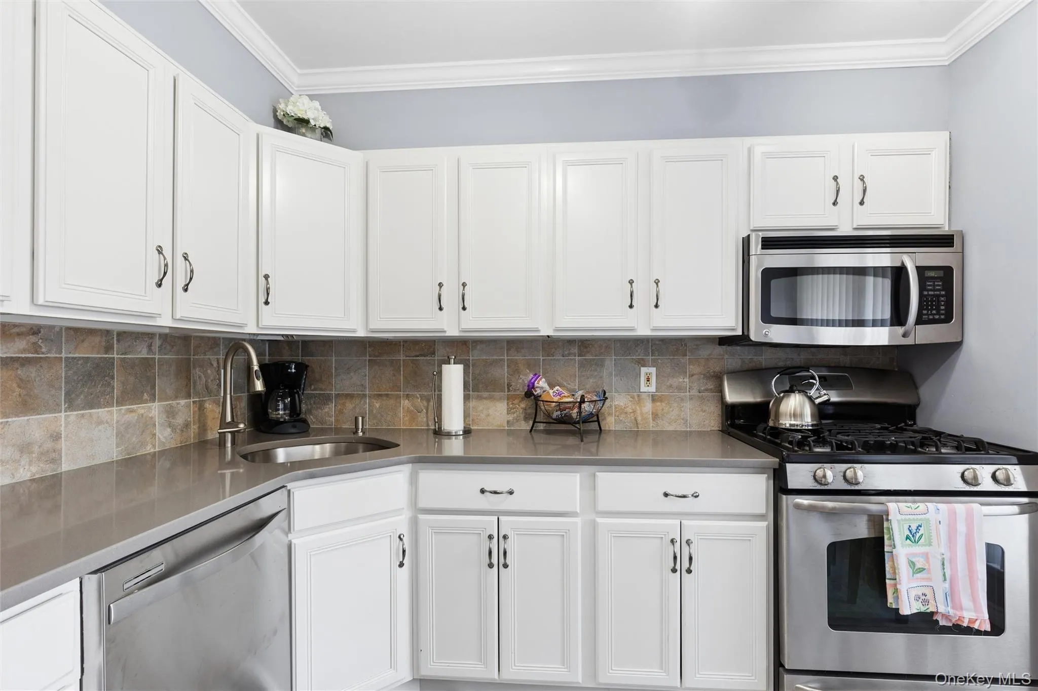 2 Hemlock Court, Brookhaven, NY, 2 Bedrooms Bedrooms, 5 Rooms Rooms,1 BathroomBathrooms,Residential,For Rent,Hemlock,0,1048532 2 Hemlock Court, Brookhaven, NY, 2 Bedrooms Bedrooms, 5 Rooms Rooms,1 BathroomBathrooms,Residential,For Rent,Hemlock,0,1048532