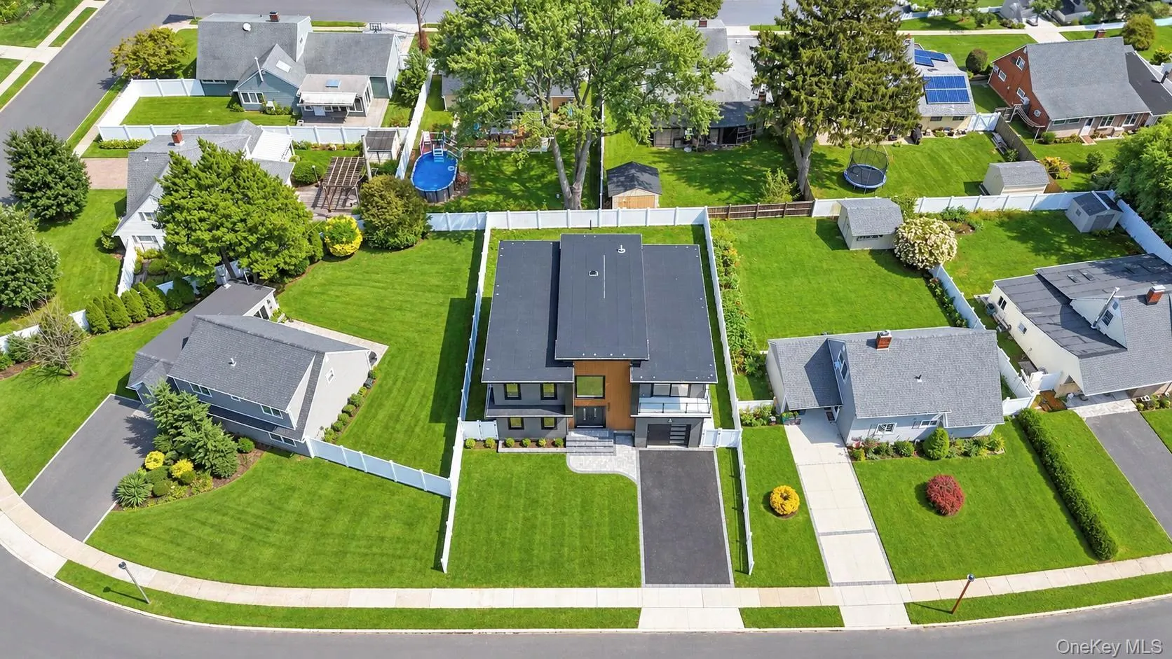 79 Greenbelt Lane, Hempstead, NY, 5 Bedrooms Bedrooms, 10 Rooms Rooms,4 BathroomsBathrooms,Residential,For Rent,Greenbelt,0,1048537 79 Greenbelt Lane, Hempstead, NY, 5 Bedrooms Bedrooms, 10 Rooms Rooms,4 BathroomsBathrooms,Residential,For Rent,Greenbelt,0,1048537