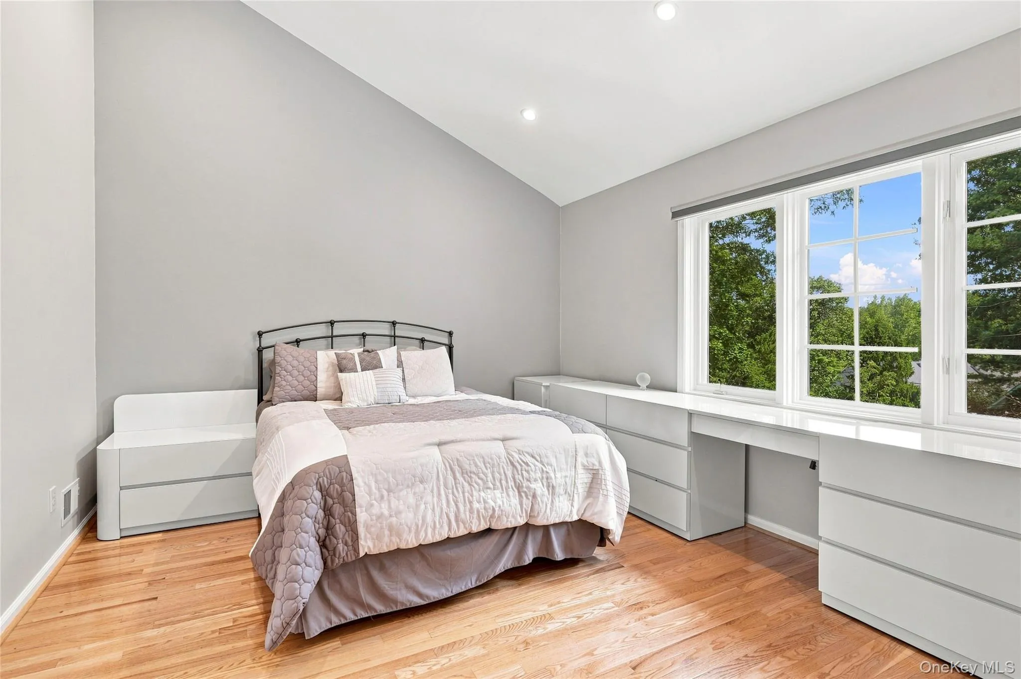 24 Oakcrest Lane, Greenburgh, NY, 4 Bedrooms Bedrooms, 9 Rooms Rooms,3 BathroomsBathrooms,Residential,For Rent,Oakcrest,0,1048541 24 Oakcrest Lane, Greenburgh, NY, 4 Bedrooms Bedrooms, 9 Rooms Rooms,3 BathroomsBathrooms,Residential,For Rent,Oakcrest,0,1048541