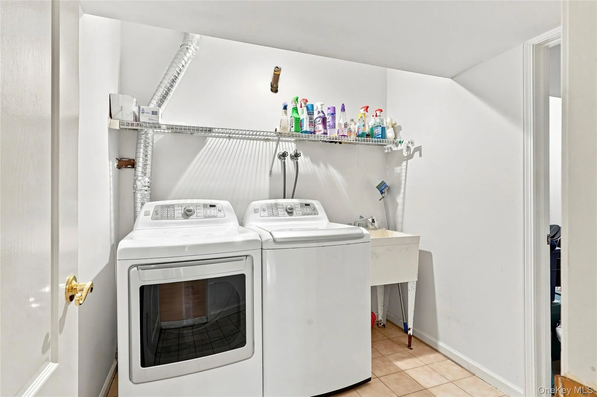 24 Oakcrest Lane, Greenburgh, NY, 4 Bedrooms Bedrooms, 9 Rooms Rooms,3 BathroomsBathrooms,Residential,For Rent,Oakcrest,0,1048541 24 Oakcrest Lane, Greenburgh, NY, 4 Bedrooms Bedrooms, 9 Rooms Rooms,3 BathroomsBathrooms,Residential,For Rent,Oakcrest,0,1048541