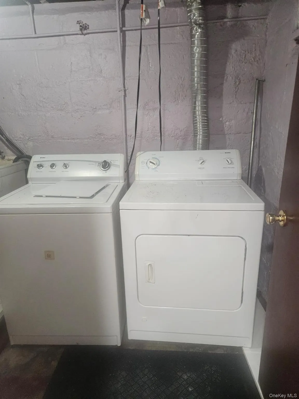 1639 1639 EMPIRE Street, Hempstead, NY, 4 Bedrooms Bedrooms, 7 Rooms Rooms,2 BathroomsBathrooms,Residential Lease,For Rent,1639 EMPIRE,0,1048544 1639 1639 EMPIRE Street, Hempstead, NY, 4 Bedrooms Bedrooms, 7 Rooms Rooms,2 BathroomsBathrooms,Residential Lease,For Rent,1639 EMPIRE,0,1048544