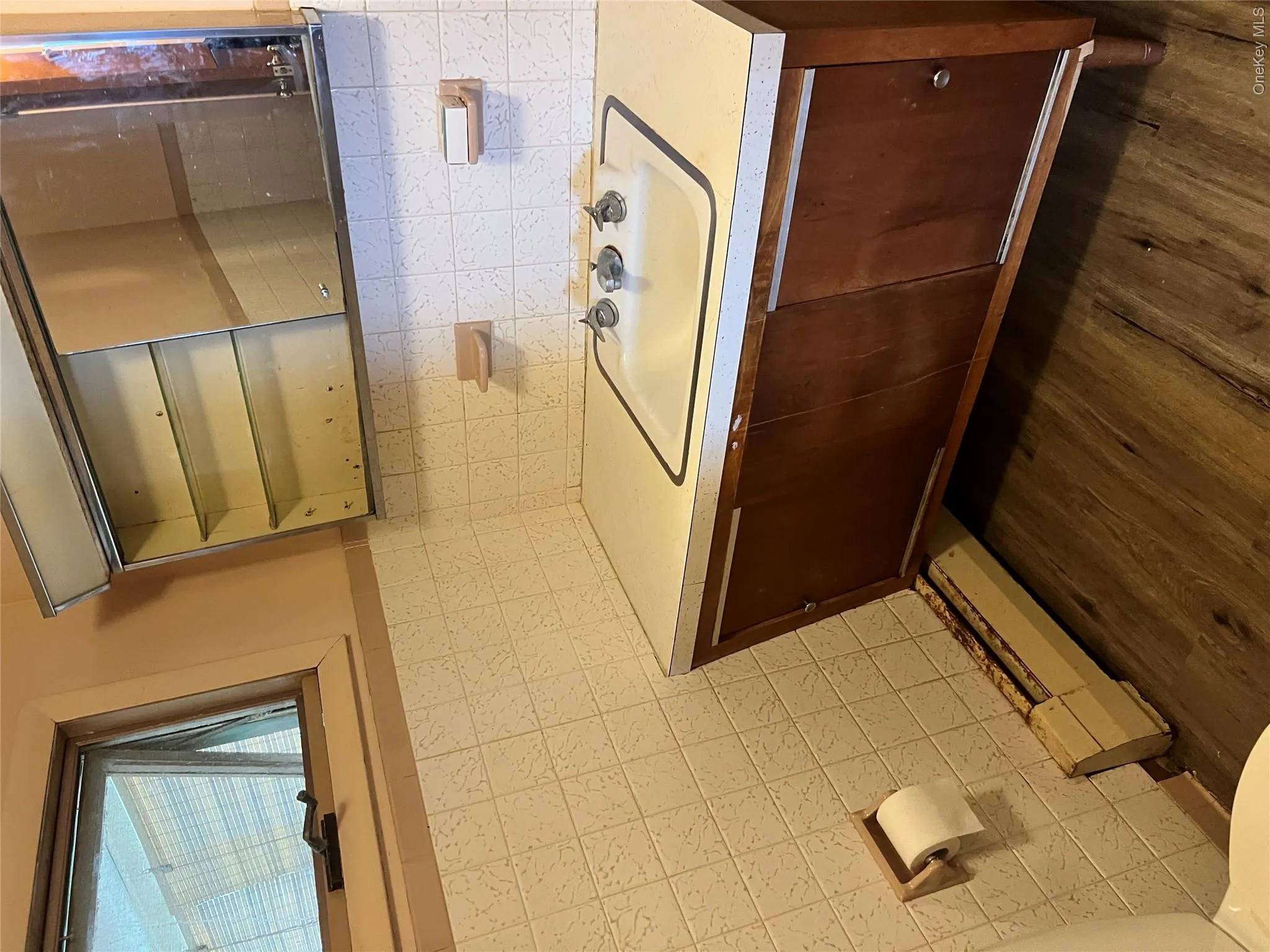27 Dorsey Lane, Hyde Park, NY, 2 Bedrooms Bedrooms, 6 Rooms Rooms,1 BathroomBathrooms,Residential,For Rent,Dorsey,0,1048545 27 Dorsey Lane, Hyde Park, NY, 2 Bedrooms Bedrooms, 6 Rooms Rooms,1 BathroomBathrooms,Residential,For Rent,Dorsey,0,1048545