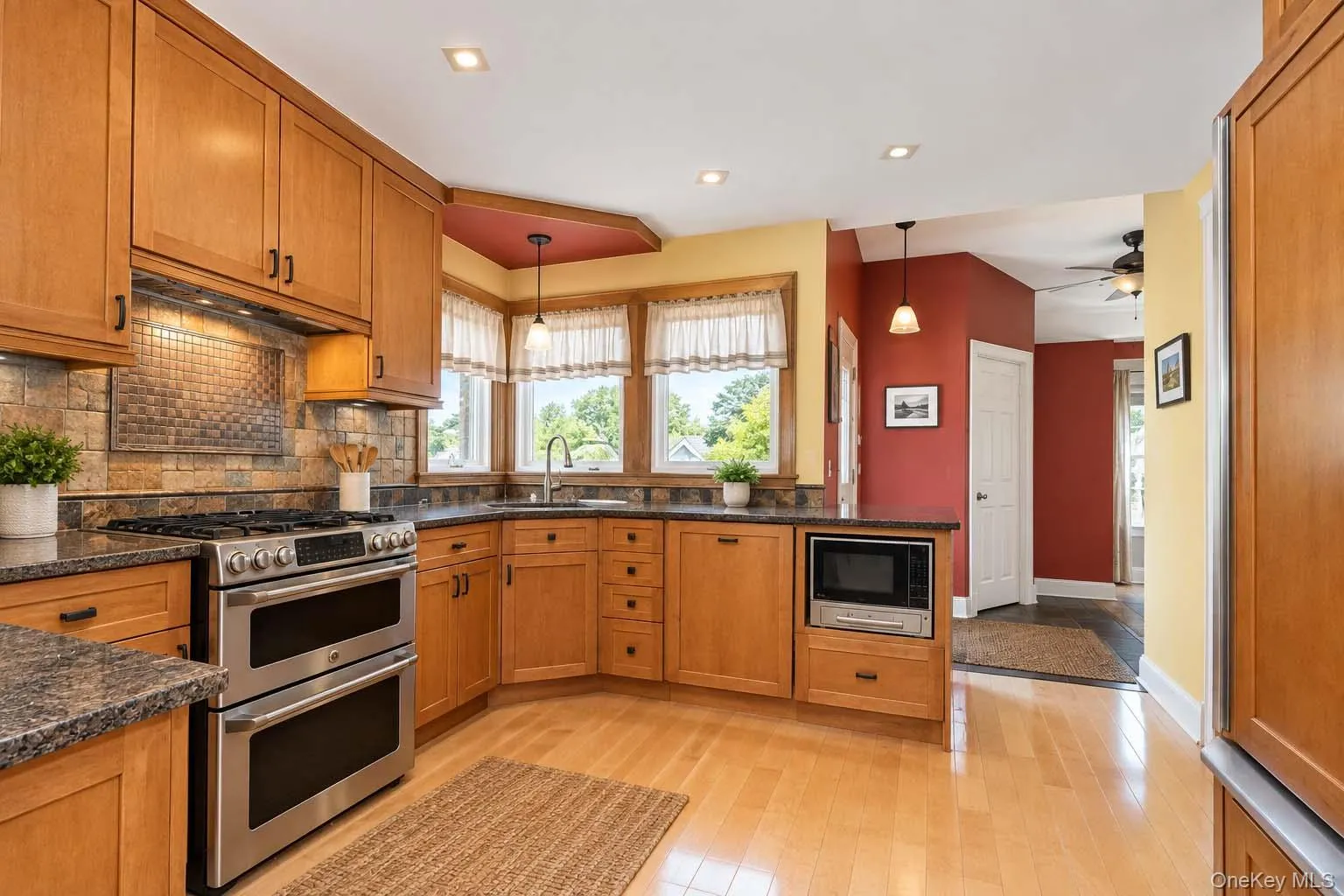 245 Old Mamaroneck Road, White Plains, NY, 3 Bedrooms Bedrooms, 7 Rooms Rooms,1 BathroomBathrooms,Residential,For Rent,Old Mamaroneck,0,1048546 245 Old Mamaroneck Road, White Plains, NY, 3 Bedrooms Bedrooms, 7 Rooms Rooms,1 BathroomBathrooms,Residential,For Rent,Old Mamaroneck,0,1048546