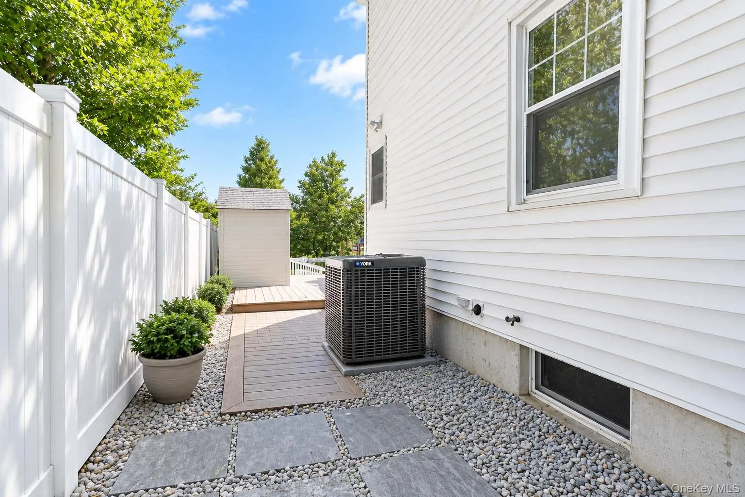 245 Old Mamaroneck Road, White Plains, NY, 3 Bedrooms Bedrooms, 7 Rooms Rooms,1 BathroomBathrooms,Residential,For Rent,Old Mamaroneck,0,1048546 245 Old Mamaroneck Road, White Plains, NY, 3 Bedrooms Bedrooms, 7 Rooms Rooms,1 BathroomBathrooms,Residential,For Rent,Old Mamaroneck,0,1048546