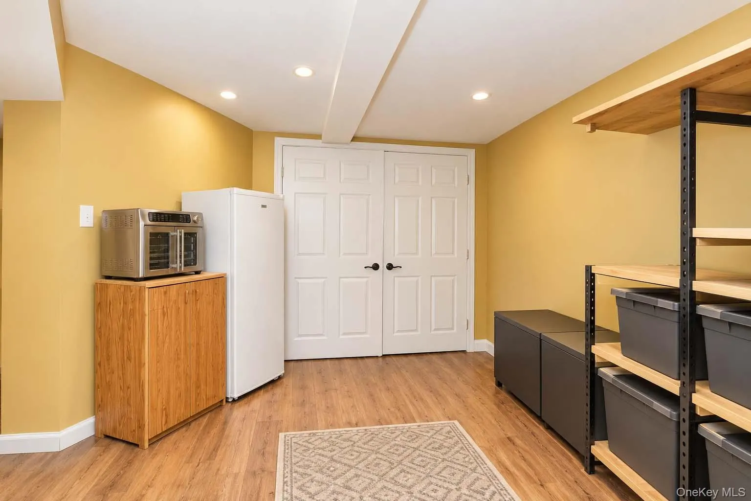 245 Old Mamaroneck Road, White Plains, NY, 3 Bedrooms Bedrooms, 7 Rooms Rooms,1 BathroomBathrooms,Residential,For Rent,Old Mamaroneck,0,1048546 245 Old Mamaroneck Road, White Plains, NY, 3 Bedrooms Bedrooms, 7 Rooms Rooms,1 BathroomBathrooms,Residential,For Rent,Old Mamaroneck,0,1048546