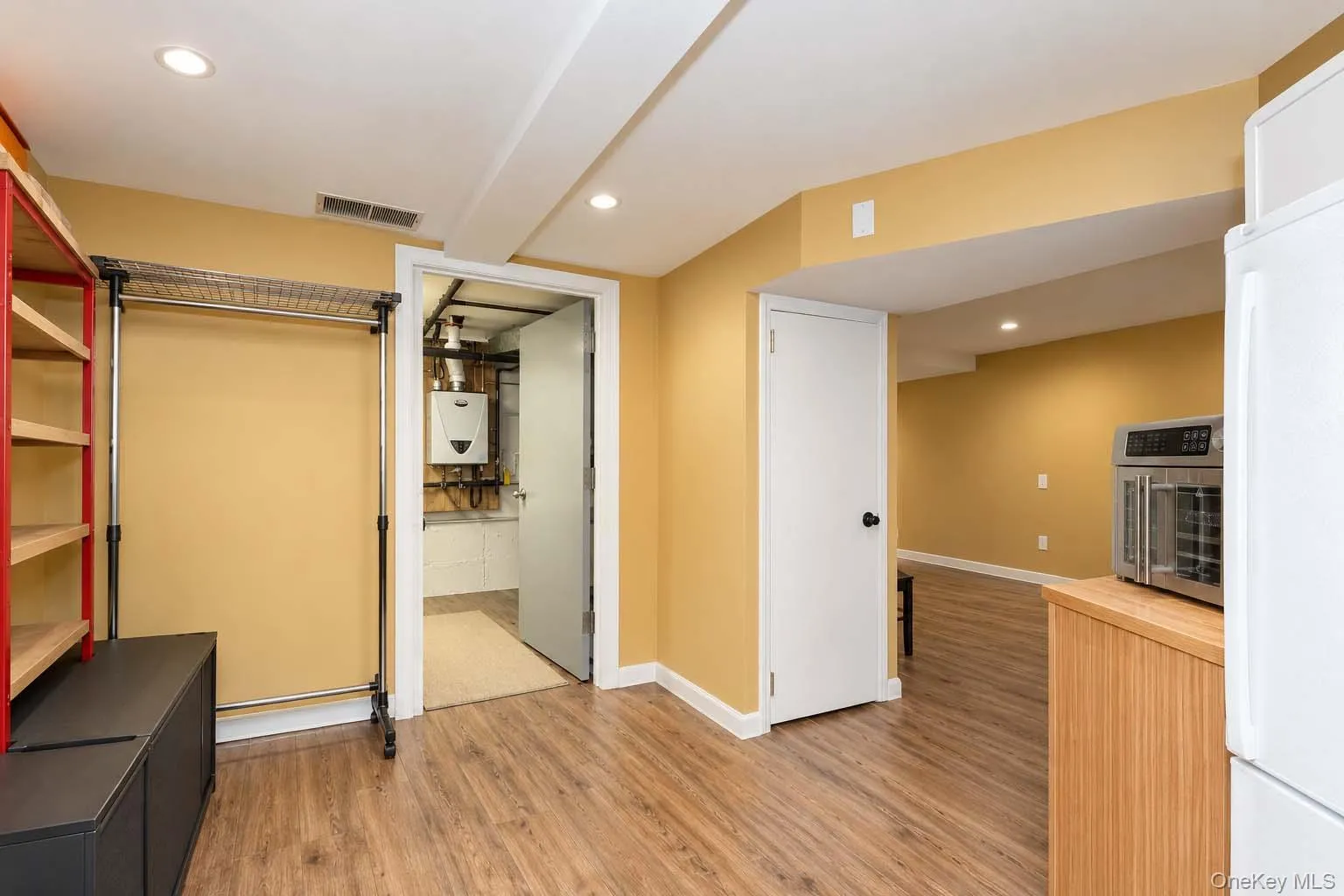 245 Old Mamaroneck Road, White Plains, NY, 3 Bedrooms Bedrooms, 7 Rooms Rooms,1 BathroomBathrooms,Residential,For Rent,Old Mamaroneck,0,1048546 245 Old Mamaroneck Road, White Plains, NY, 3 Bedrooms Bedrooms, 7 Rooms Rooms,1 BathroomBathrooms,Residential,For Rent,Old Mamaroneck,0,1048546