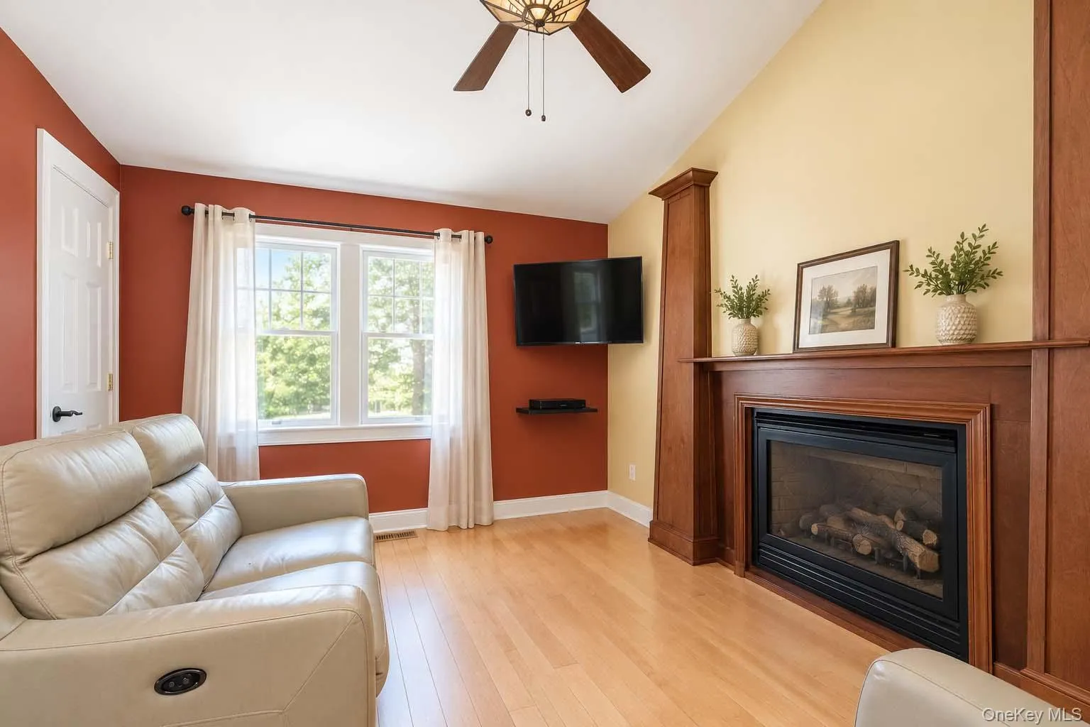 245 Old Mamaroneck Road, White Plains, NY, 3 Bedrooms Bedrooms, 7 Rooms Rooms,1 BathroomBathrooms,Residential,For Rent,Old Mamaroneck,0,1048546 245 Old Mamaroneck Road, White Plains, NY, 3 Bedrooms Bedrooms, 7 Rooms Rooms,1 BathroomBathrooms,Residential,For Rent,Old Mamaroneck,0,1048546